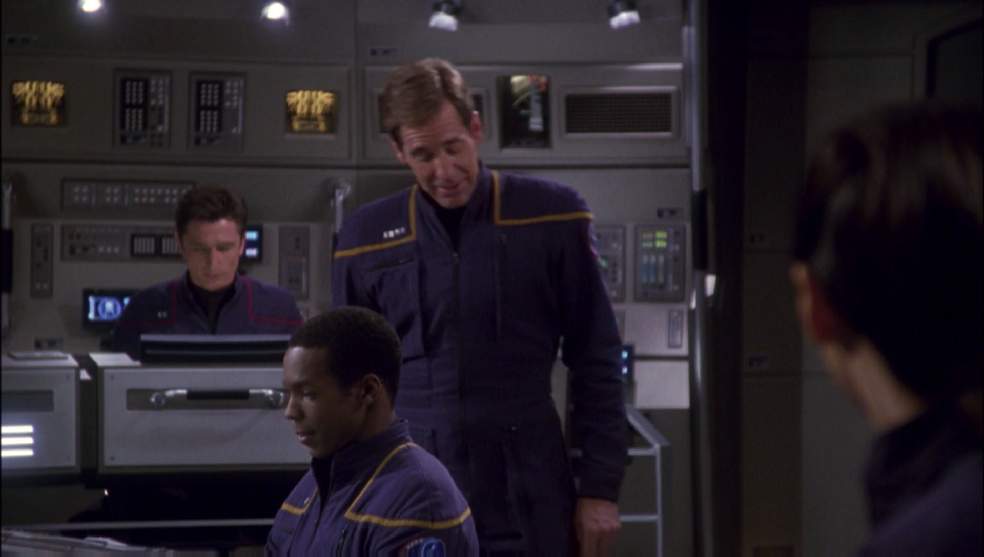 ariane179254_Enterprise_1x01-1x02_BrokenBow_1941.jpg