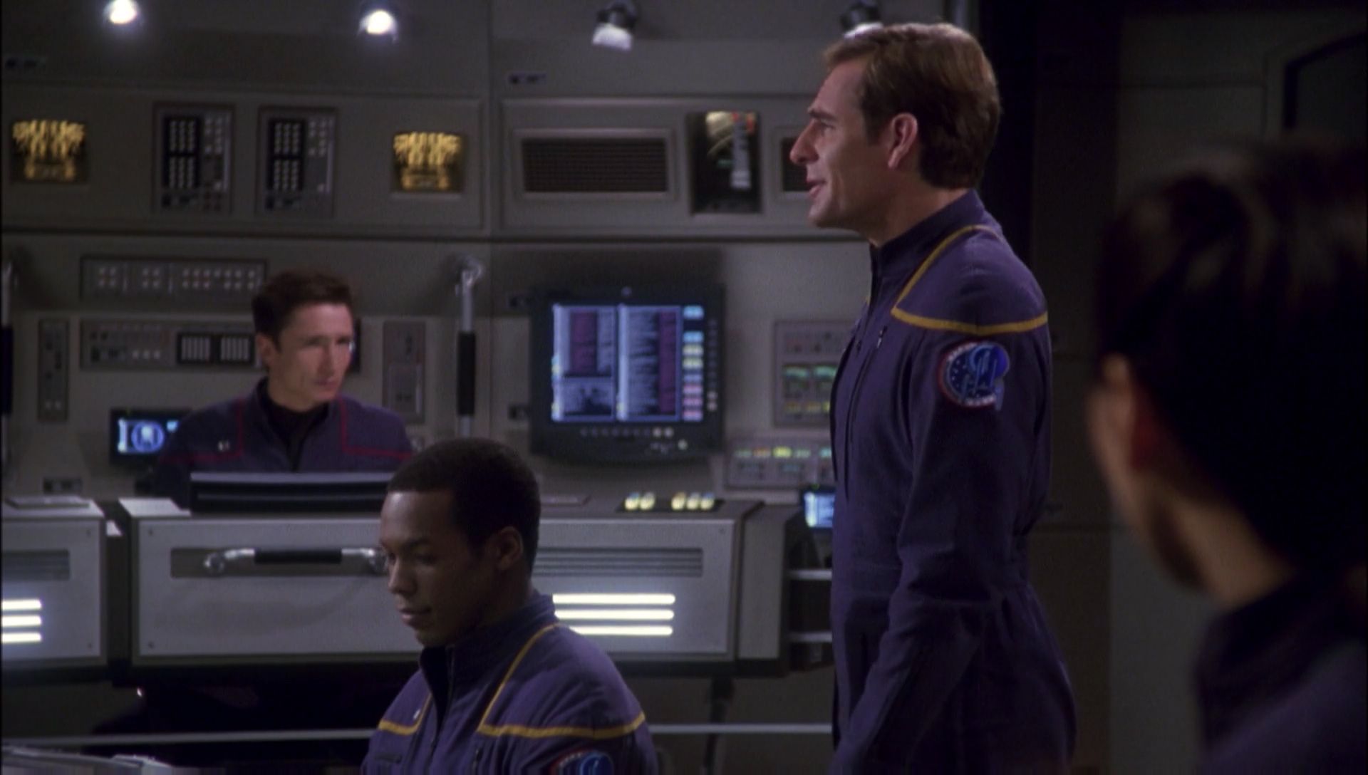 ariane179254_Enterprise_1x01-1x02_BrokenBow_1946.jpg