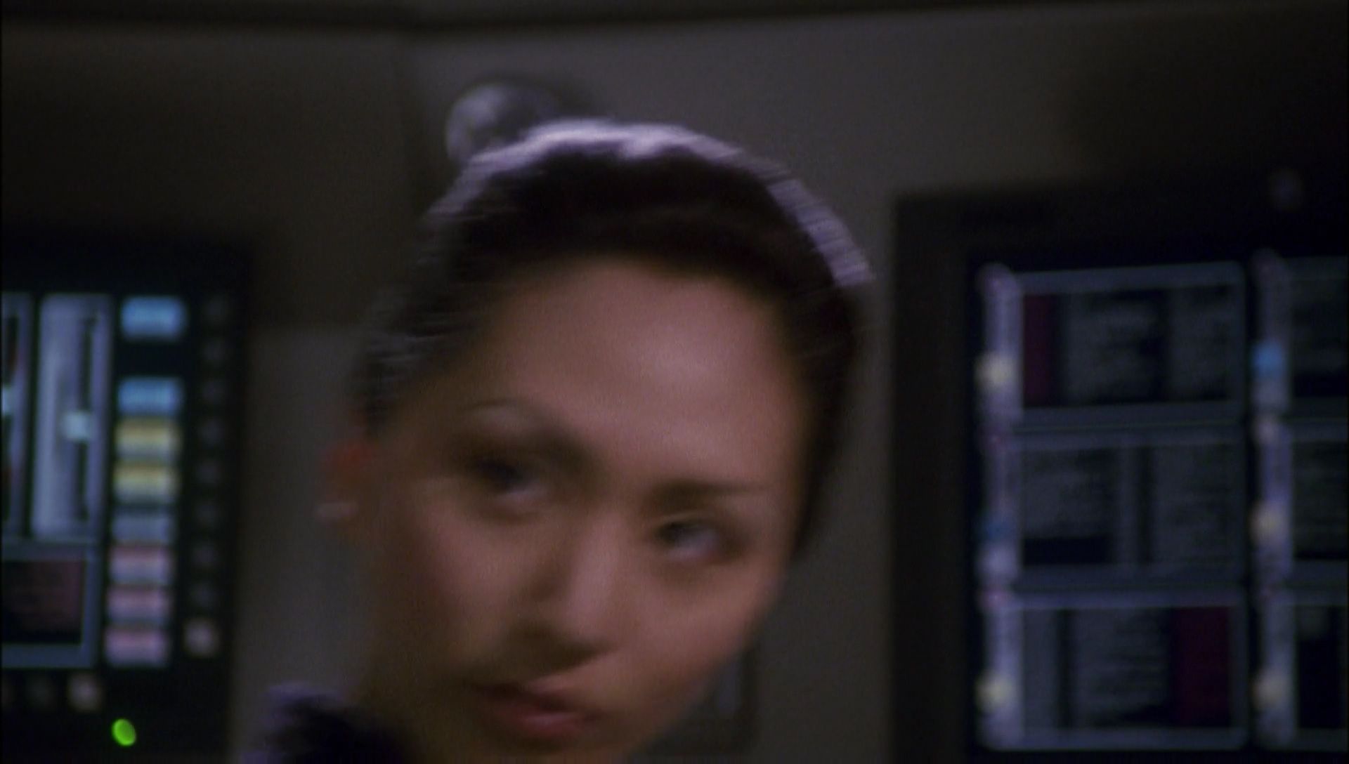 ariane179254_Enterprise_1x01-1x02_BrokenBow_1962.jpg