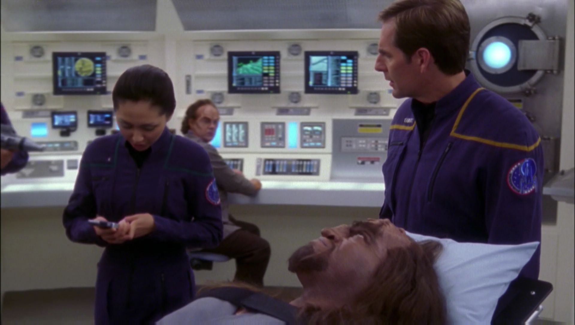 ariane179254_Enterprise_1x01-1x02_BrokenBow_1971.jpg