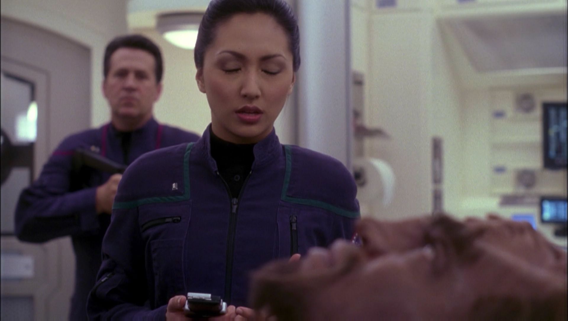 ariane179254_Enterprise_1x01-1x02_BrokenBow_1980.jpg