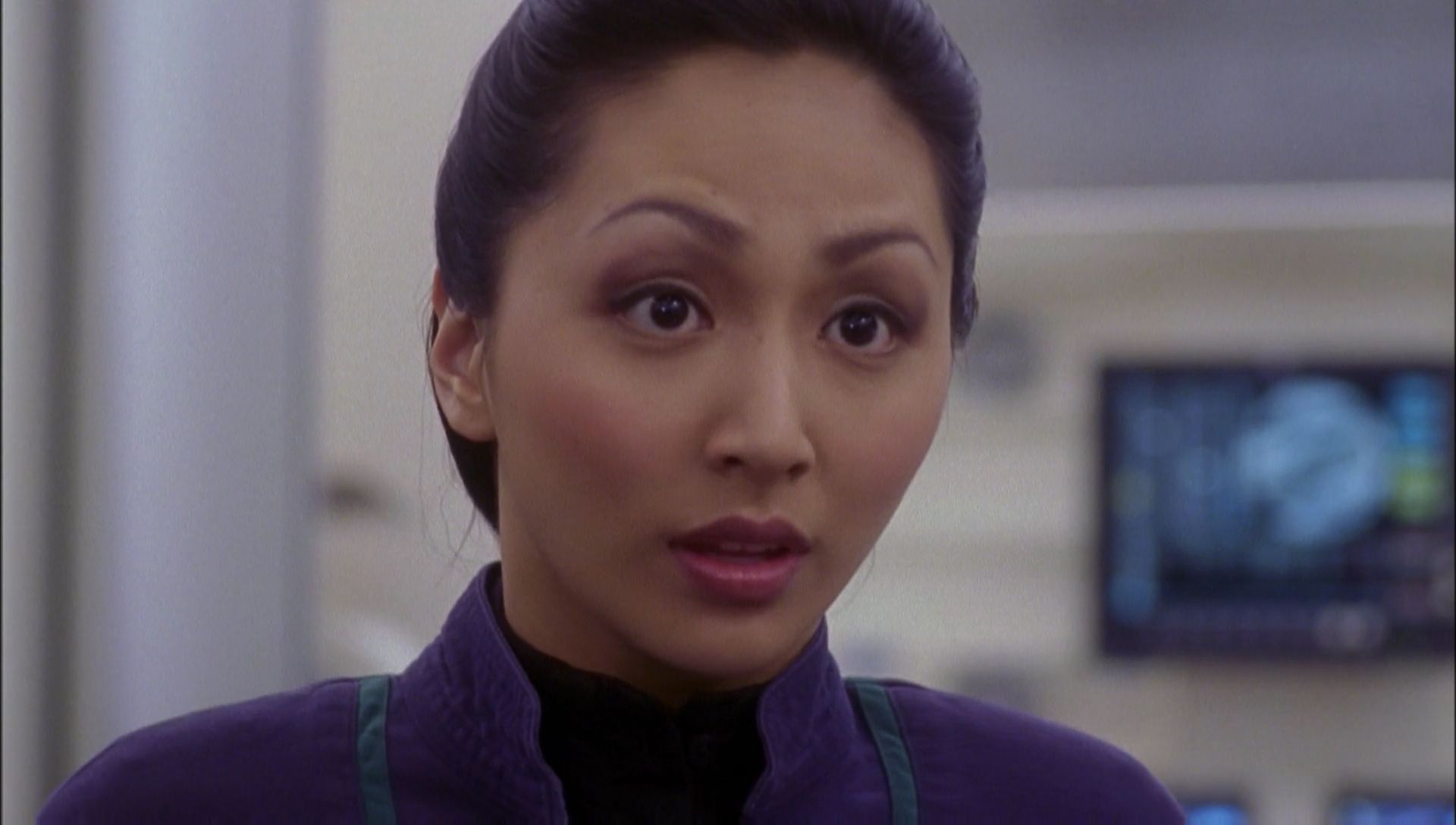 ariane179254_Enterprise_1x01-1x02_BrokenBow_1990.jpg