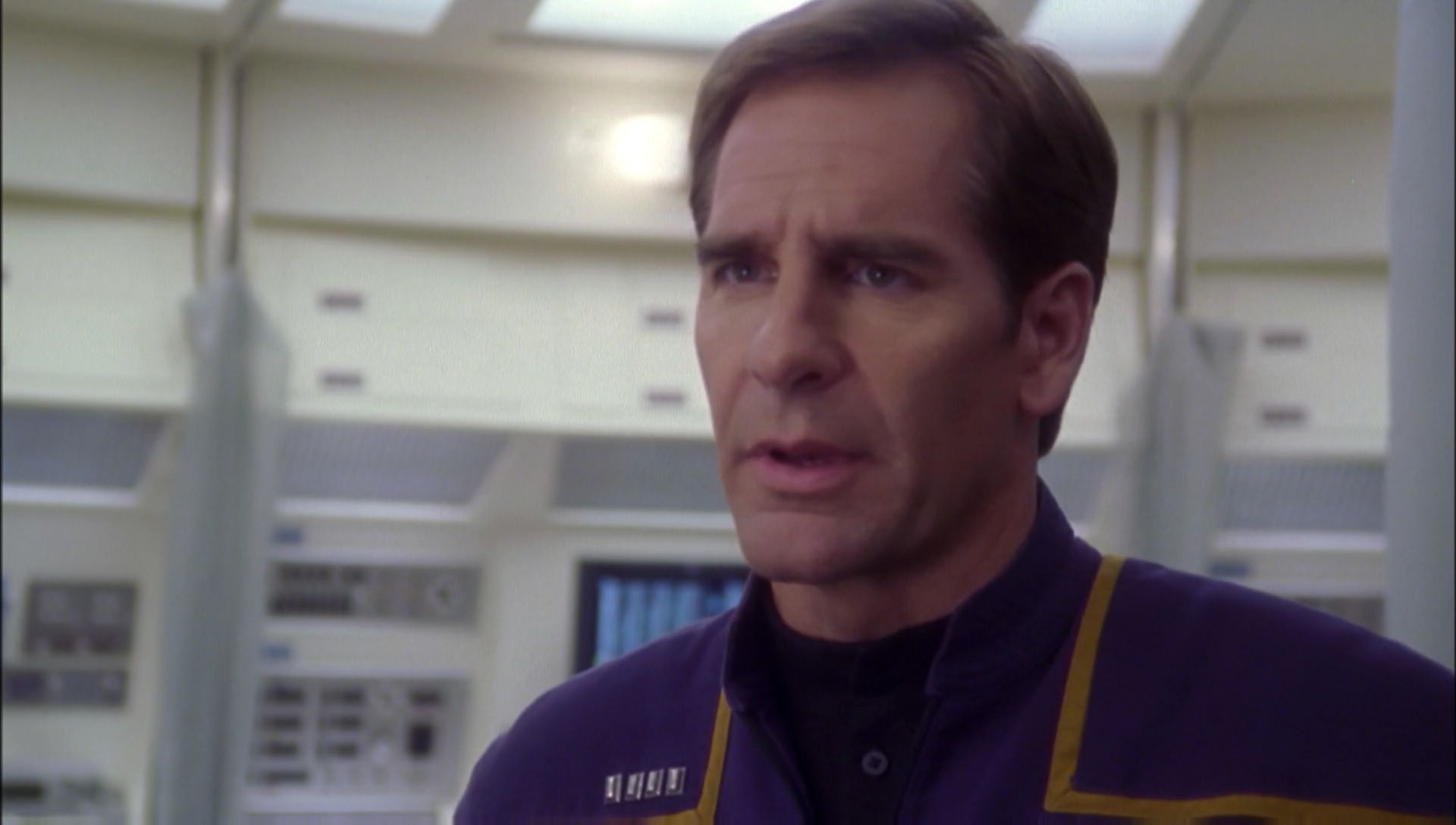 ariane179254_Enterprise_1x01-1x02_BrokenBow_2002.jpg