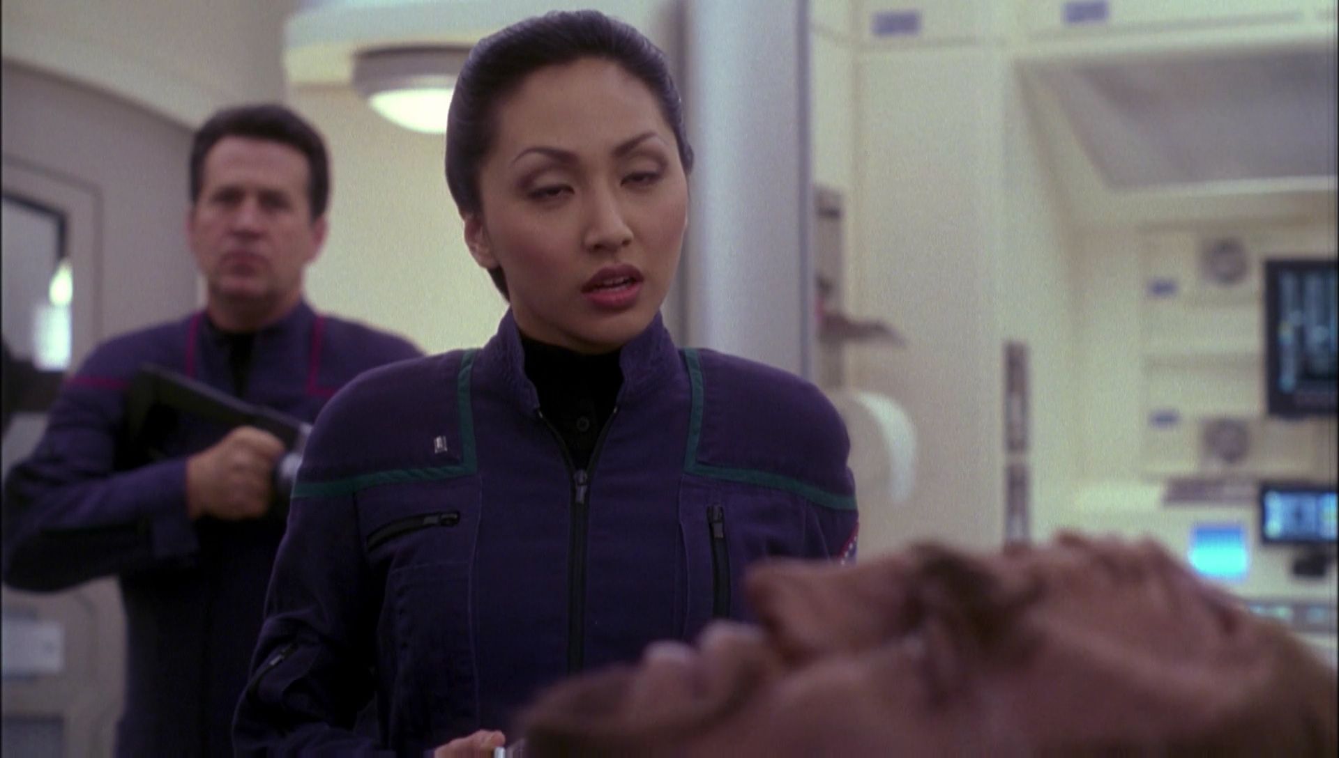 ariane179254_Enterprise_1x01-1x02_BrokenBow_2003.jpg