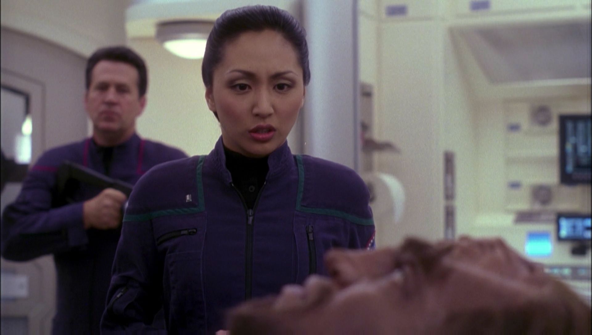 ariane179254_Enterprise_1x01-1x02_BrokenBow_2004.jpg