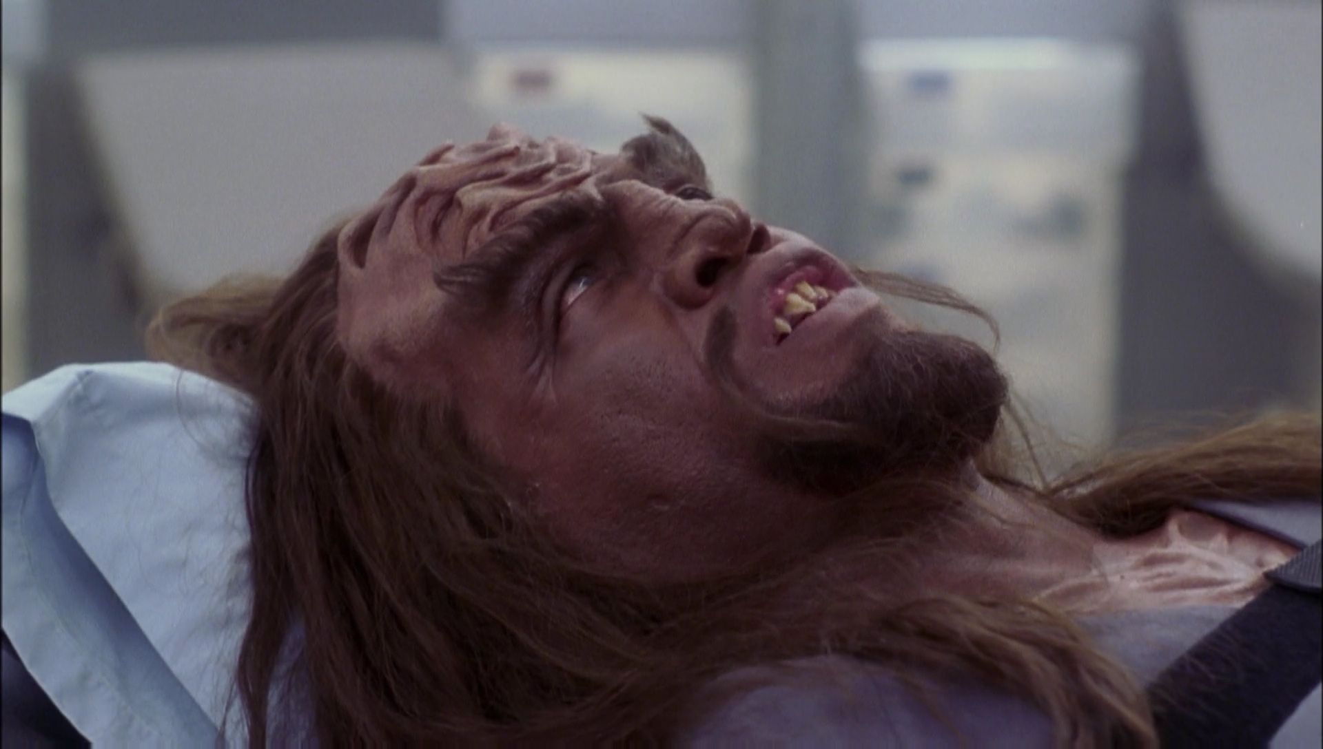 ariane179254_Enterprise_1x01-1x02_BrokenBow_2006.jpg
