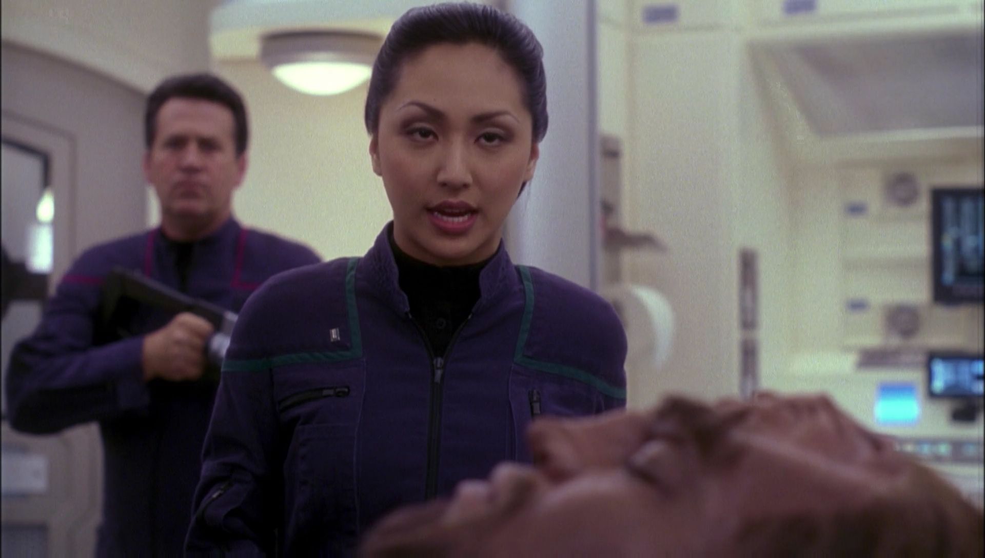 ariane179254_Enterprise_1x01-1x02_BrokenBow_2037.jpg