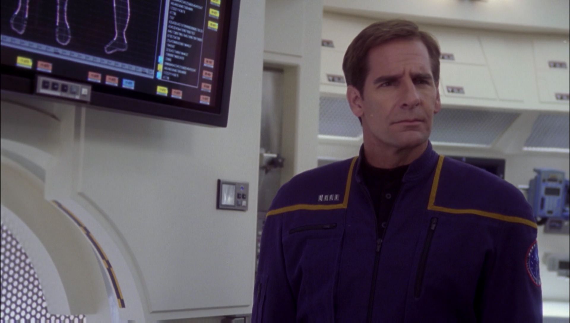 ariane179254_Enterprise_1x01-1x02_BrokenBow_2066.jpg