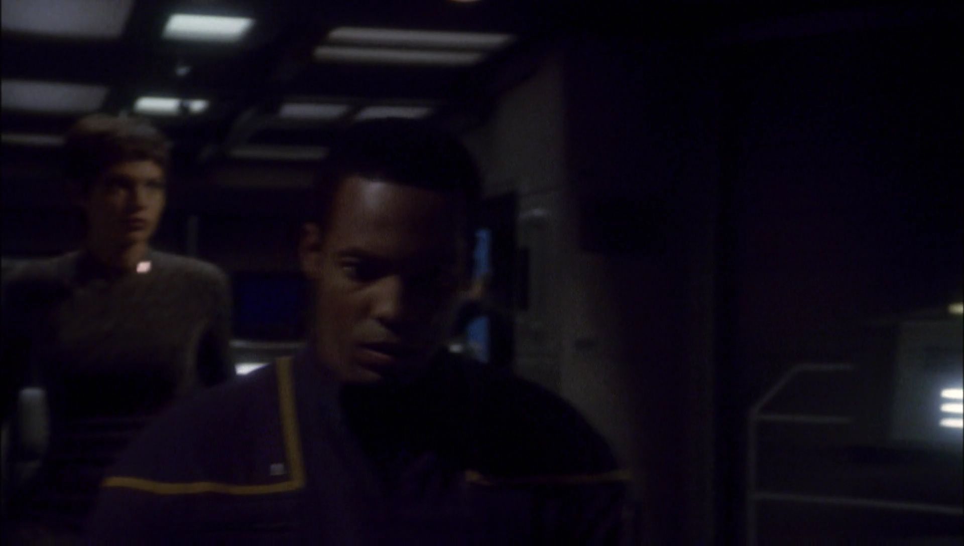 ariane179254_Enterprise_1x01-1x02_BrokenBow_2071.jpg