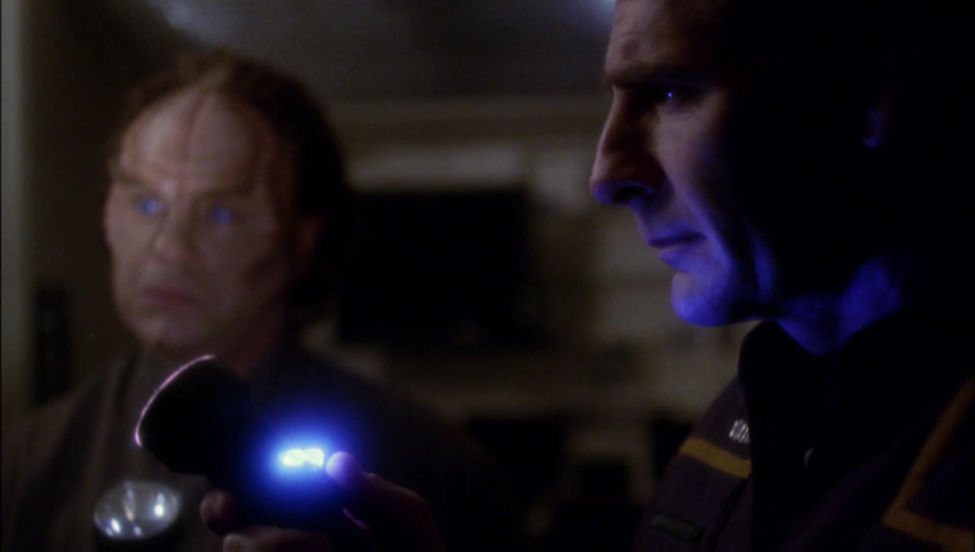 ariane179254_Enterprise_1x01-1x02_BrokenBow_2093.jpg