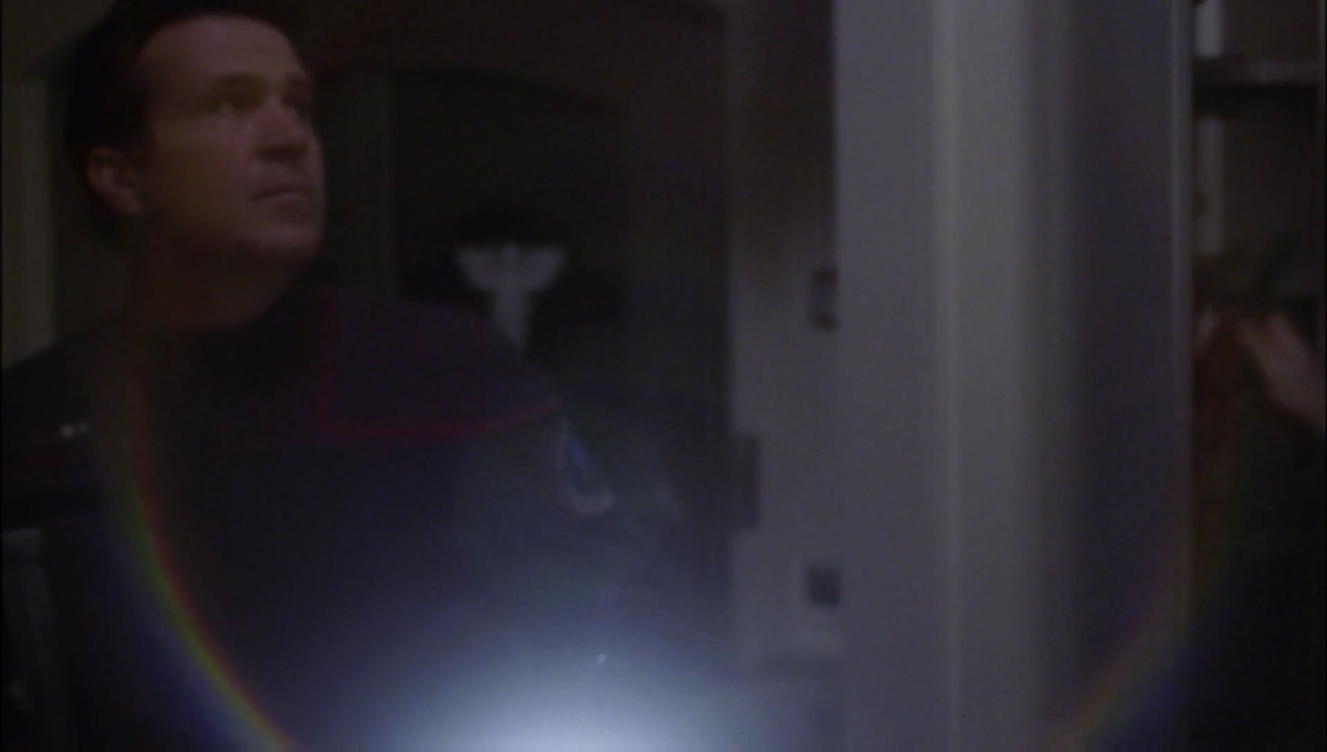 ariane179254_Enterprise_1x01-1x02_BrokenBow_2096.jpg