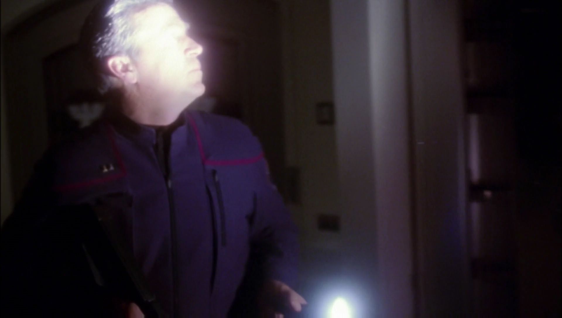 ariane179254_Enterprise_1x01-1x02_BrokenBow_2097.jpg