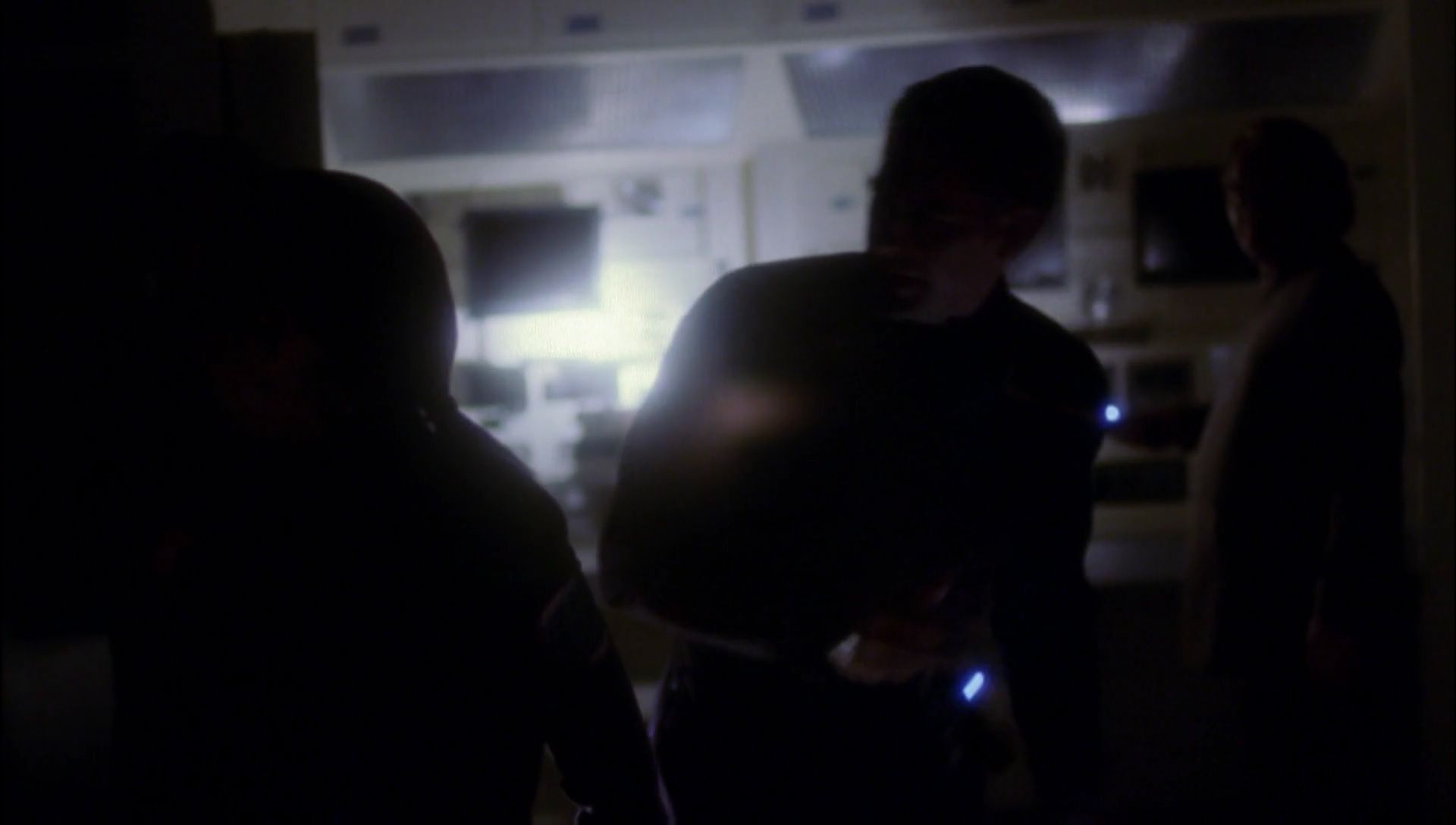 ariane179254_Enterprise_1x01-1x02_BrokenBow_2110.jpg