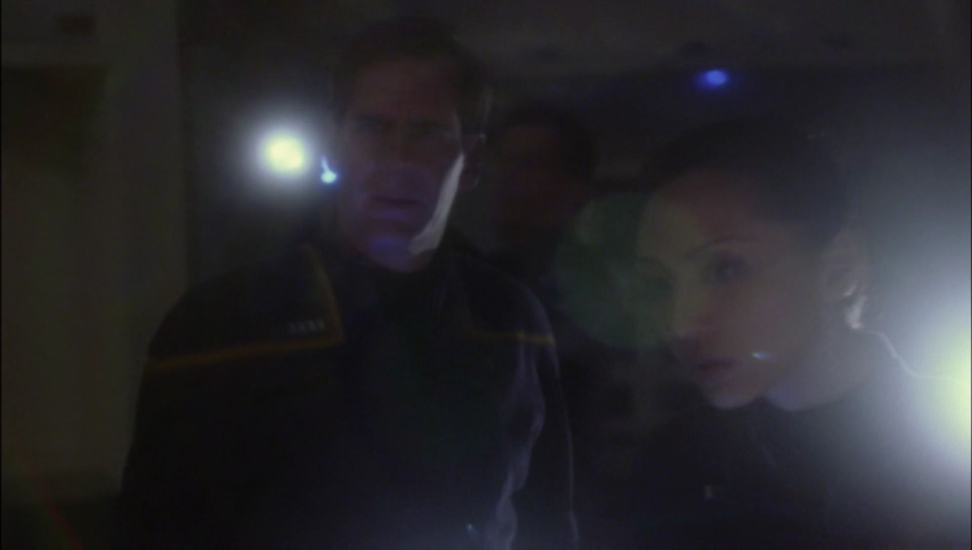 ariane179254_Enterprise_1x01-1x02_BrokenBow_2124.jpg