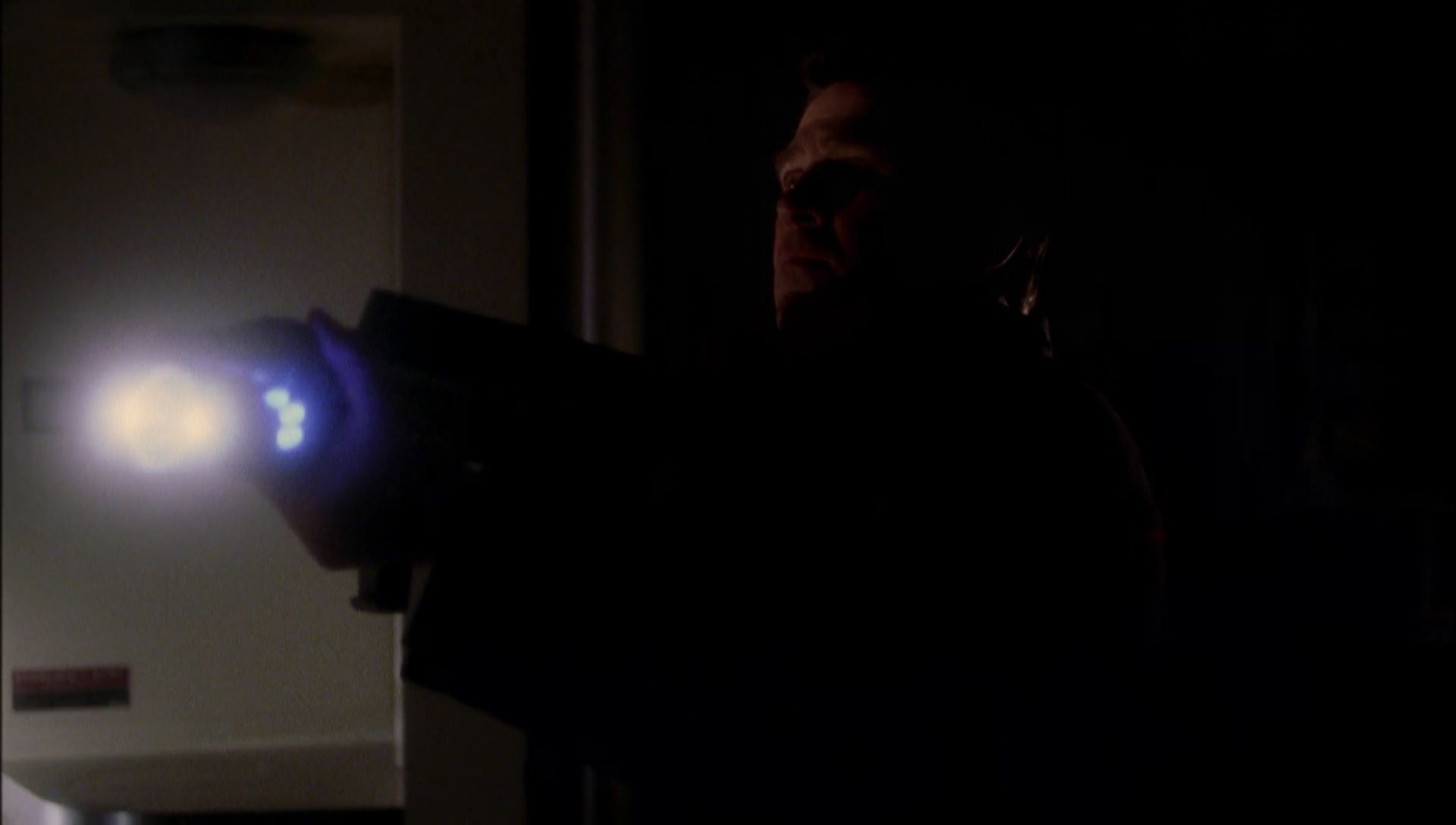 ariane179254_Enterprise_1x01-1x02_BrokenBow_2136.jpg