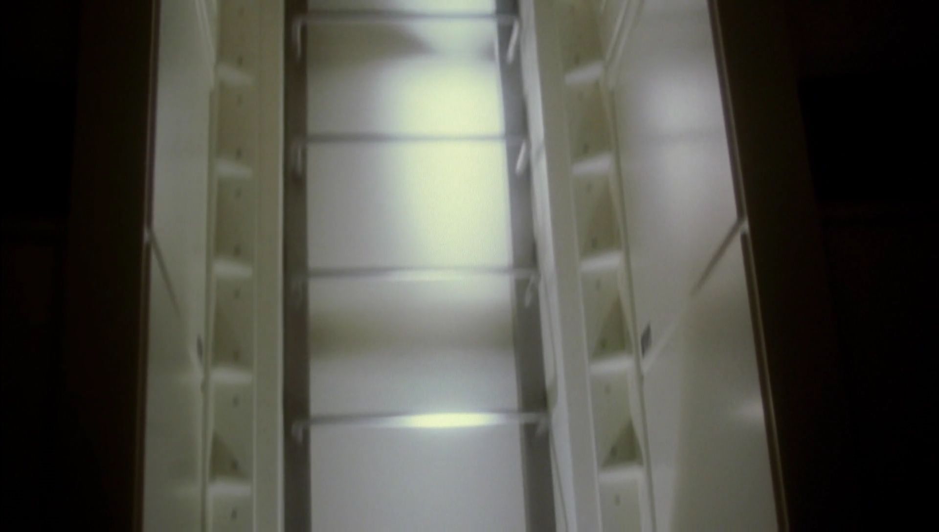 ariane179254_Enterprise_1x01-1x02_BrokenBow_2138.jpg