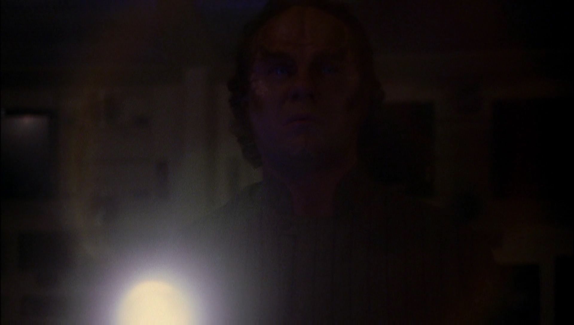 ariane179254_Enterprise_1x01-1x02_BrokenBow_2147.jpg