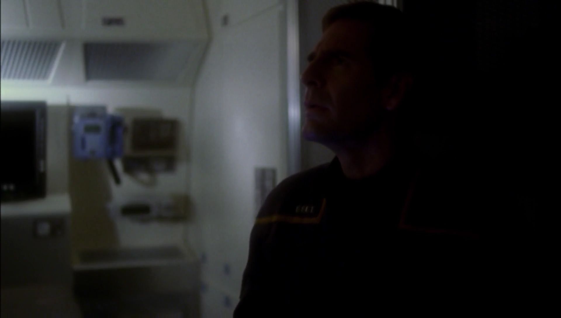 ariane179254_Enterprise_1x01-1x02_BrokenBow_2161.jpg