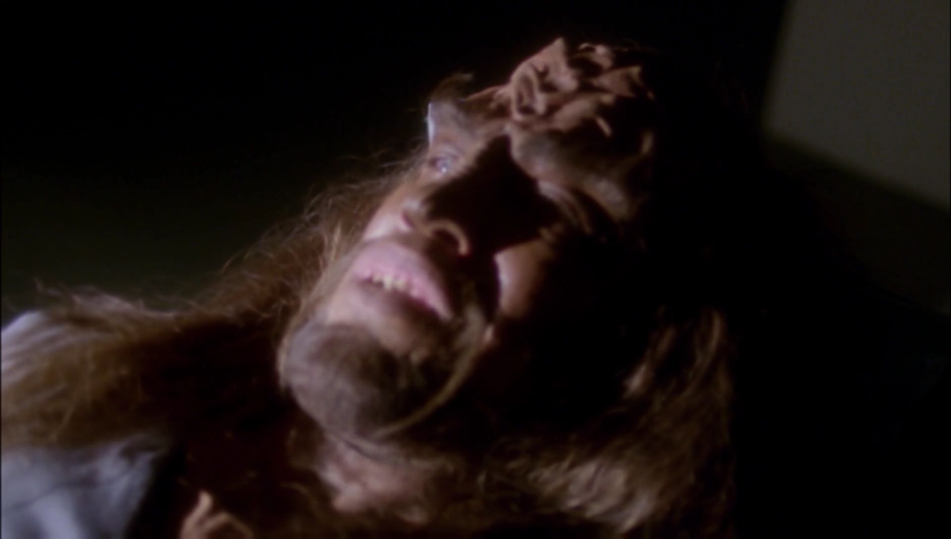 ariane179254_Enterprise_1x01-1x02_BrokenBow_2171.jpg