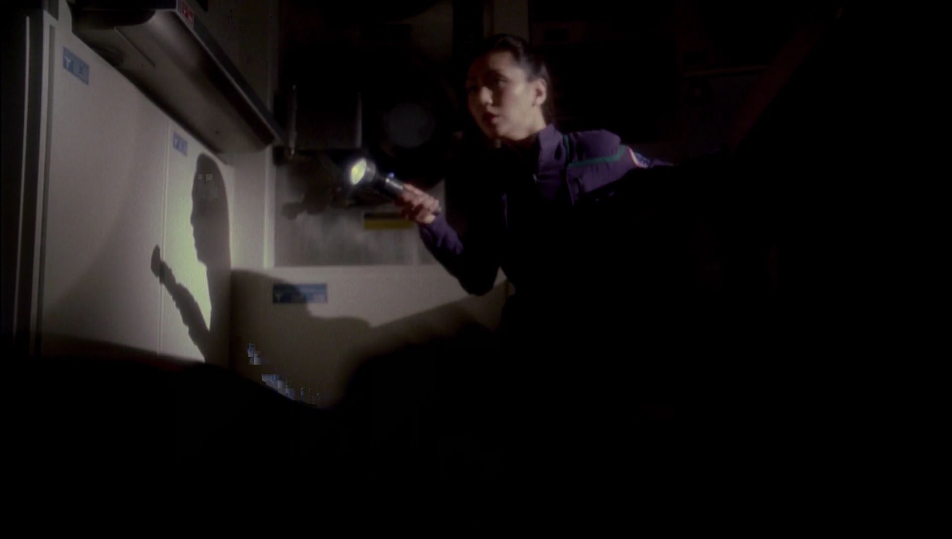 ariane179254_Enterprise_1x01-1x02_BrokenBow_2189.jpg