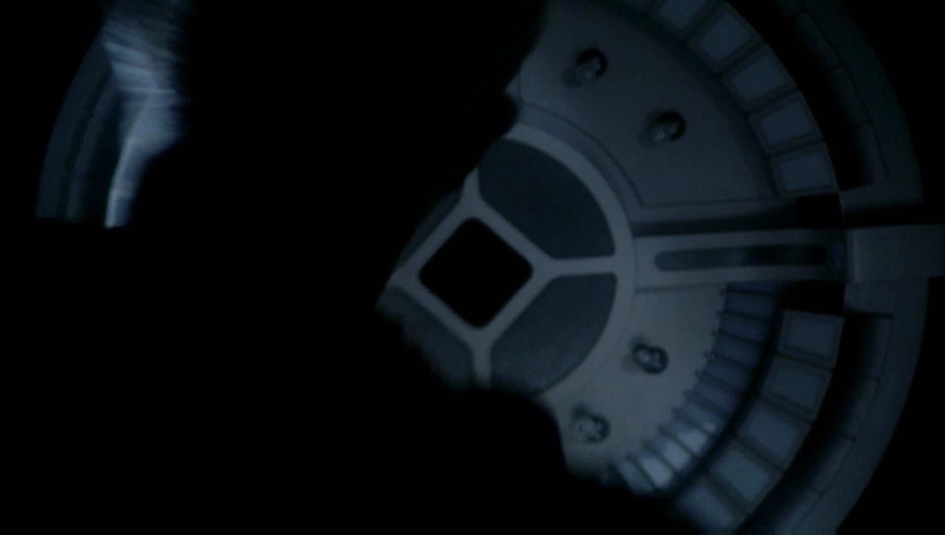 ariane179254_Enterprise_1x01-1x02_BrokenBow_2193.jpg