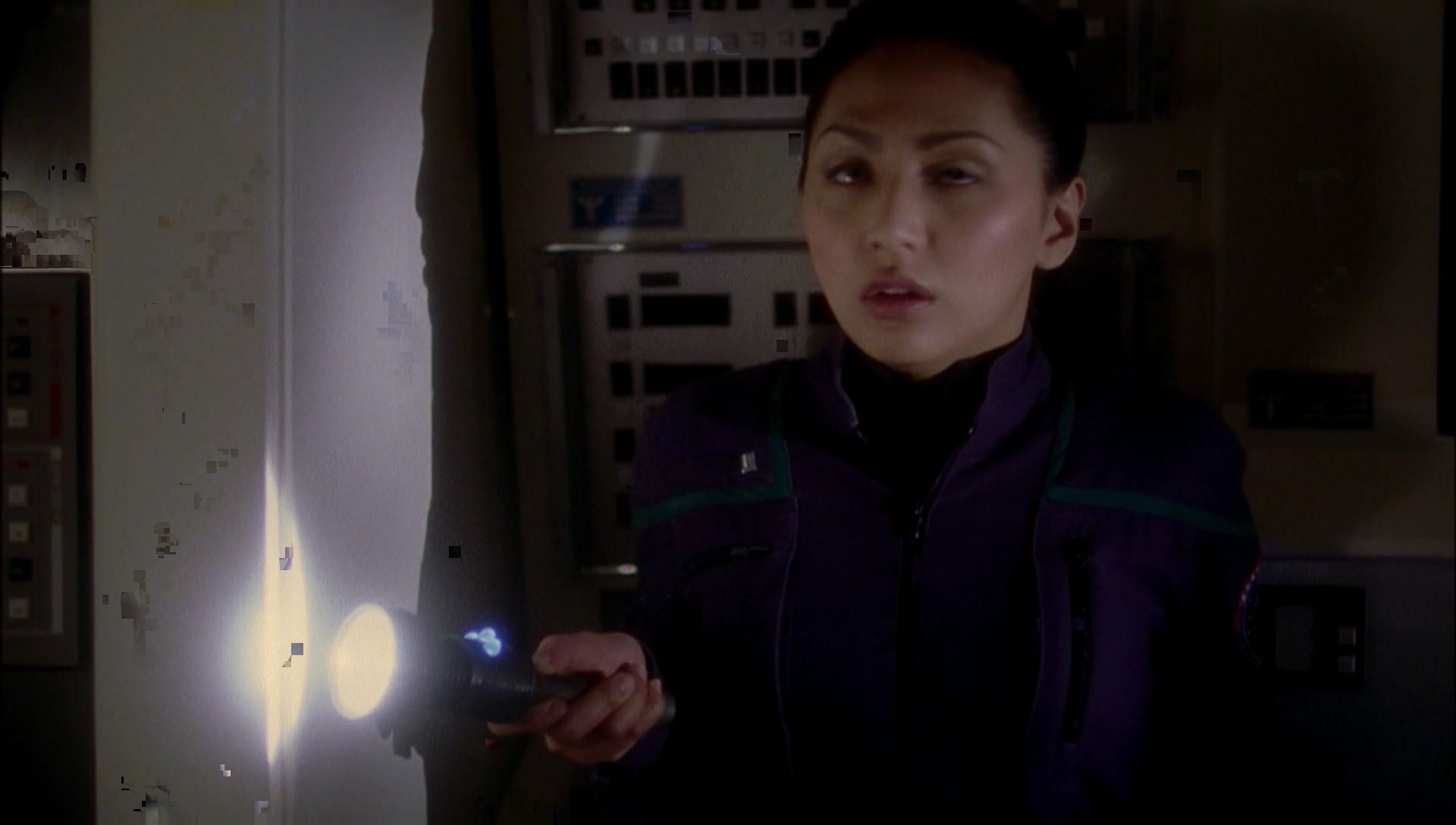 ariane179254_Enterprise_1x01-1x02_BrokenBow_2194.jpg