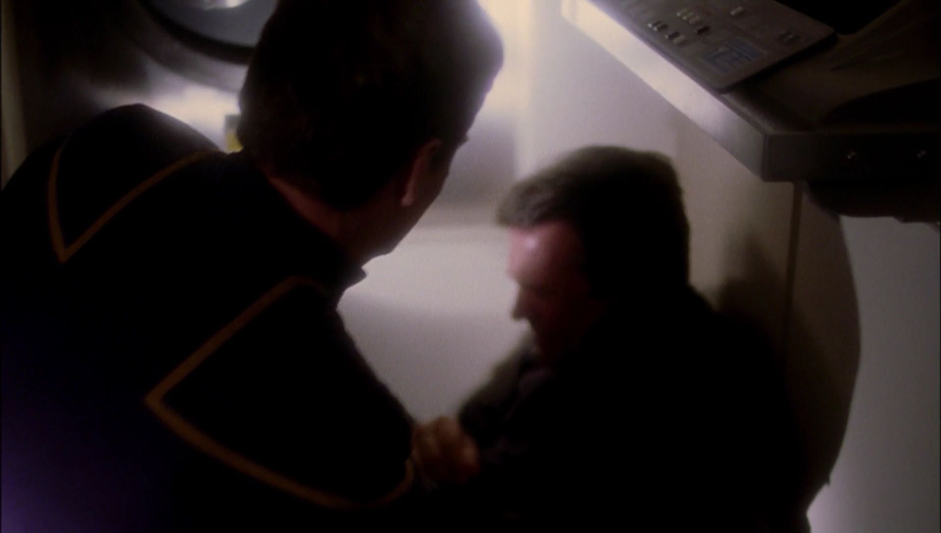 ariane179254_Enterprise_1x01-1x02_BrokenBow_2199.jpg