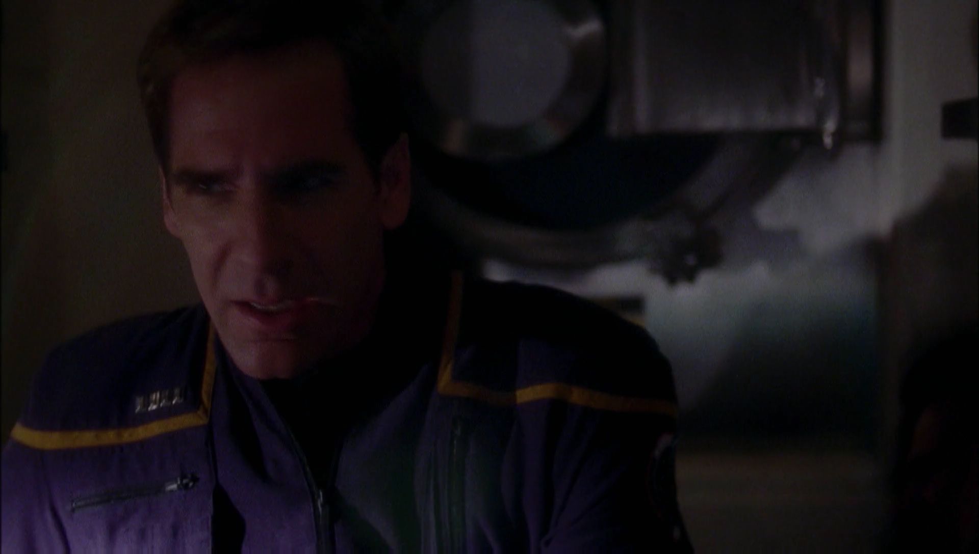 ariane179254_Enterprise_1x01-1x02_BrokenBow_2205.jpg