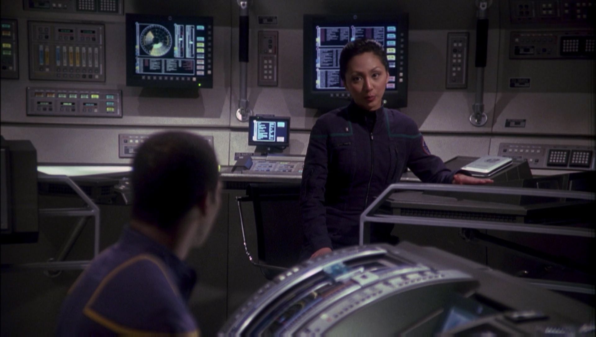 ariane179254_Enterprise_1x01-1x02_BrokenBow_2240.jpg