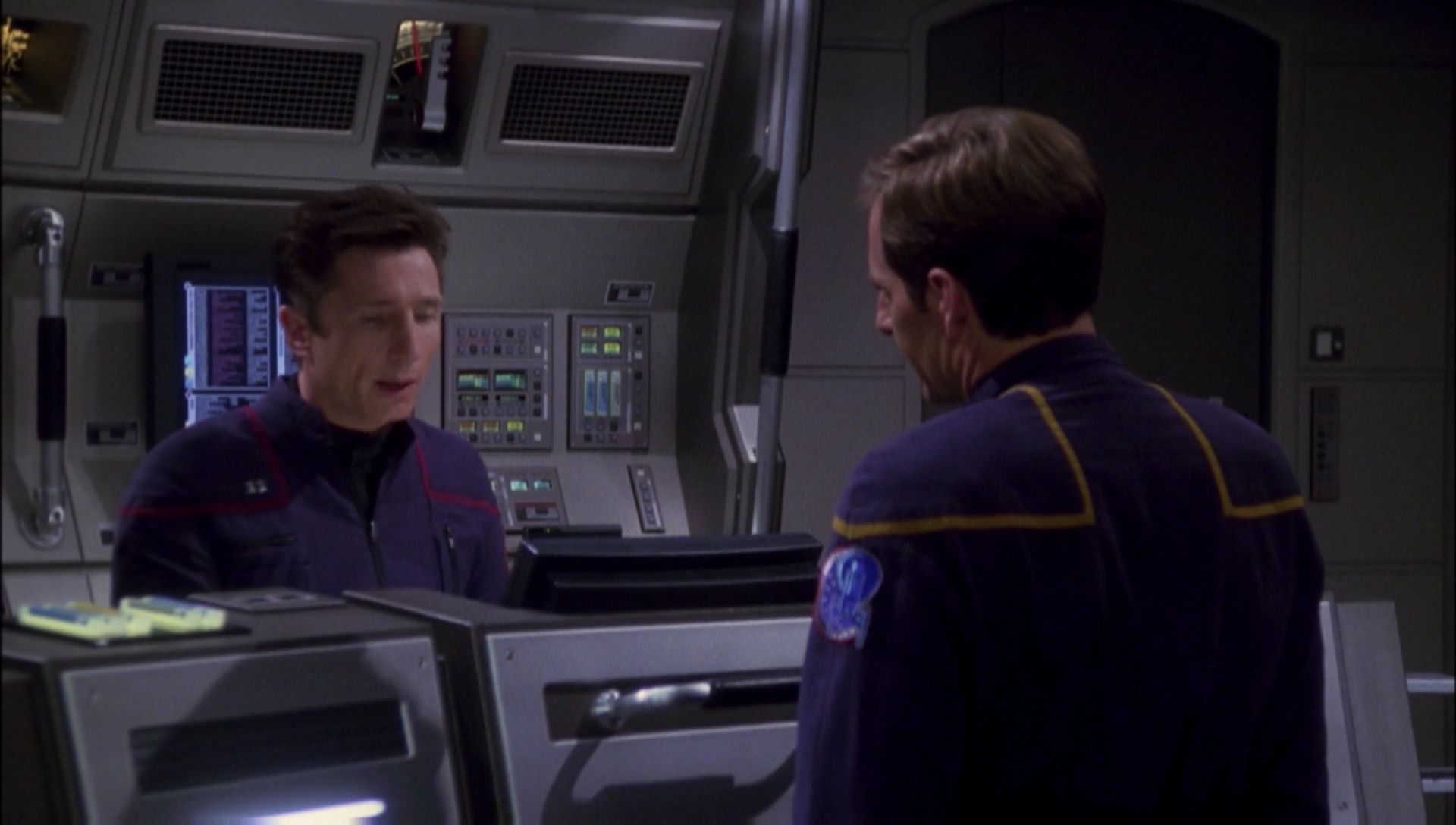 ariane179254_Enterprise_1x01-1x02_BrokenBow_2248.jpg