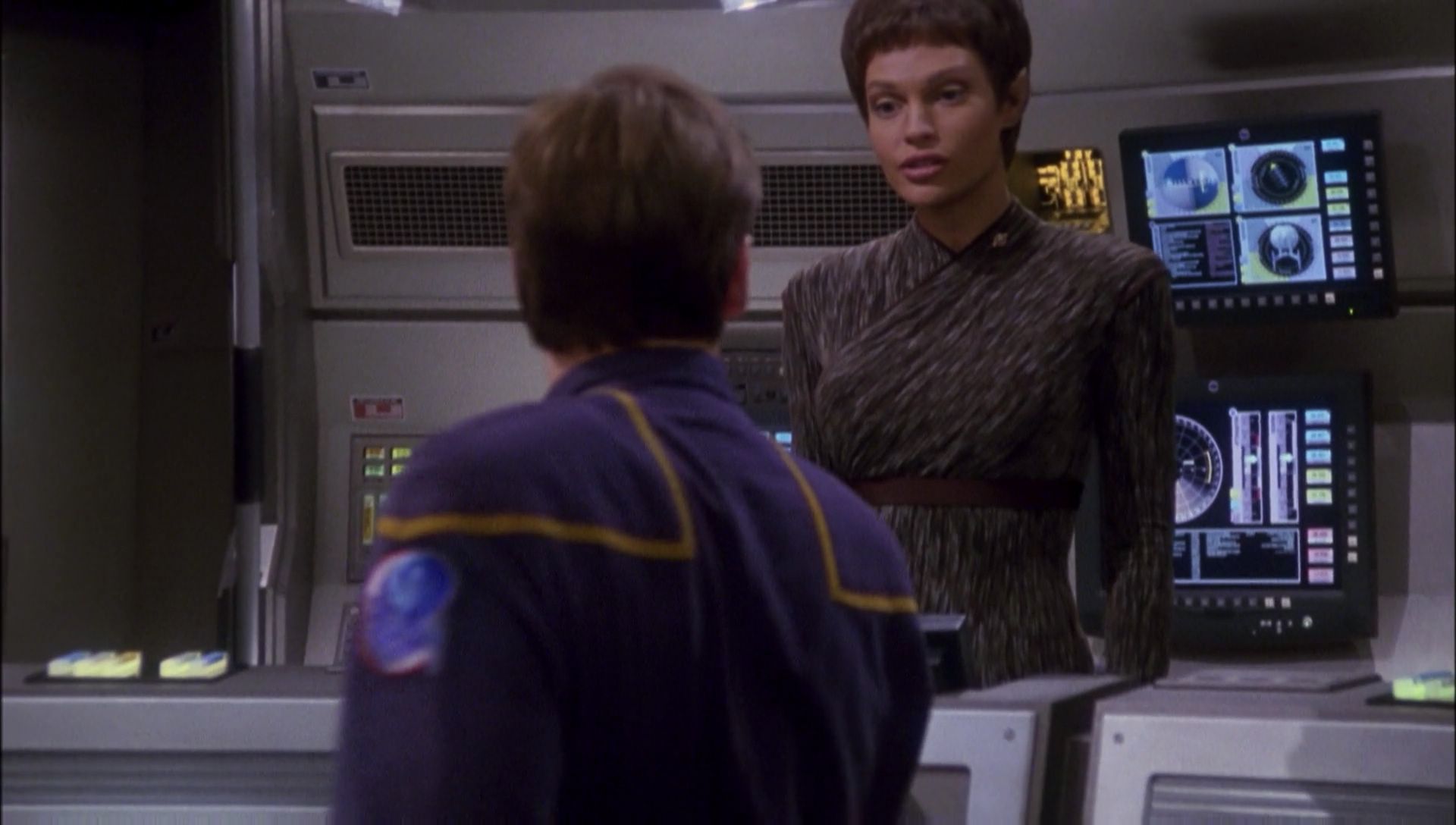 ariane179254_Enterprise_1x01-1x02_BrokenBow_2262.jpg