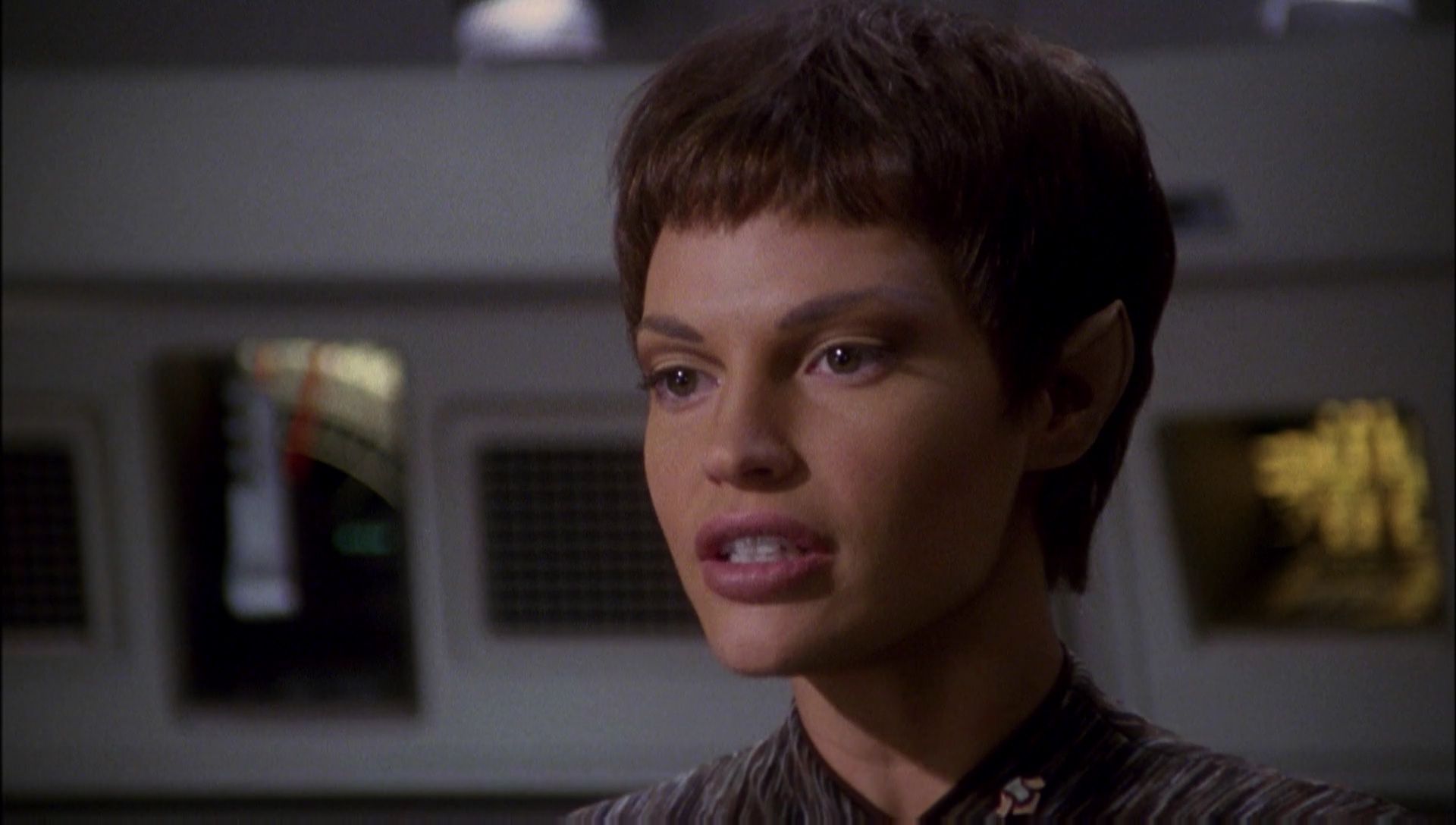 ariane179254_Enterprise_1x01-1x02_BrokenBow_2293.jpg