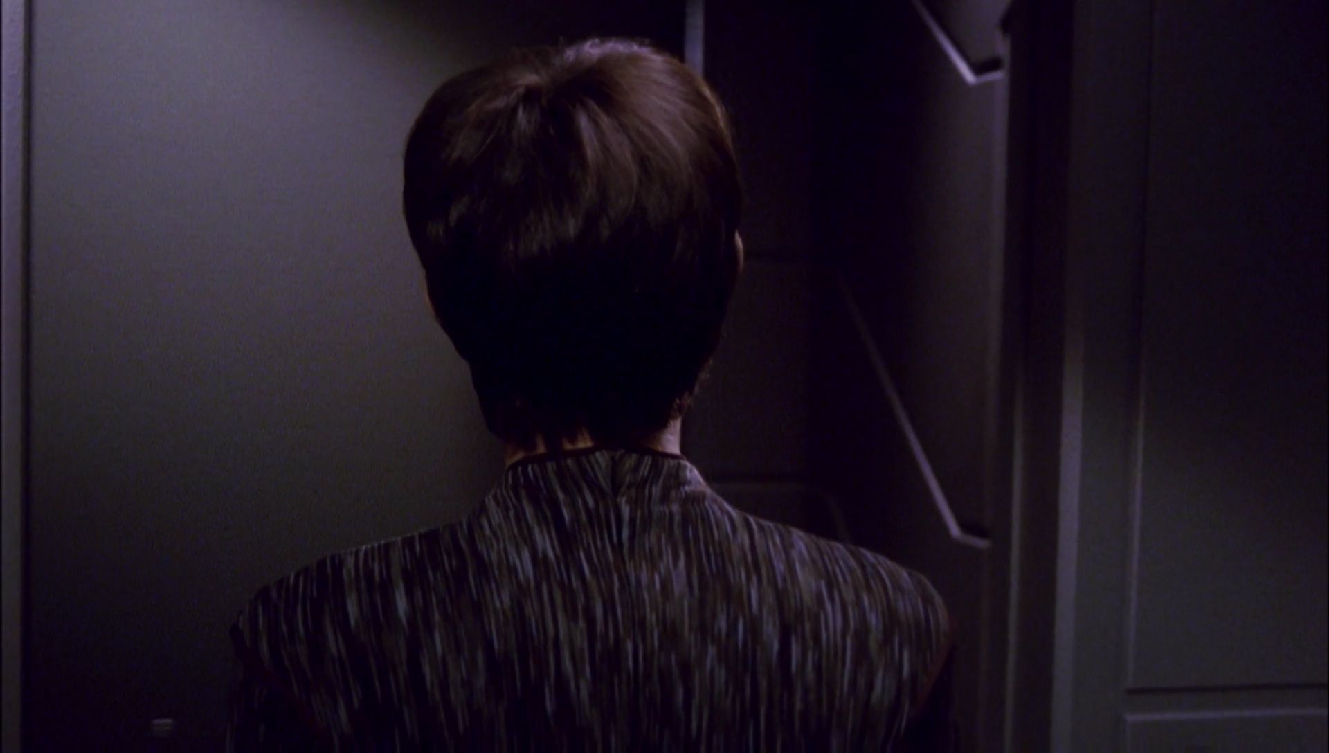 ariane179254_Enterprise_1x01-1x02_BrokenBow_2362.jpg