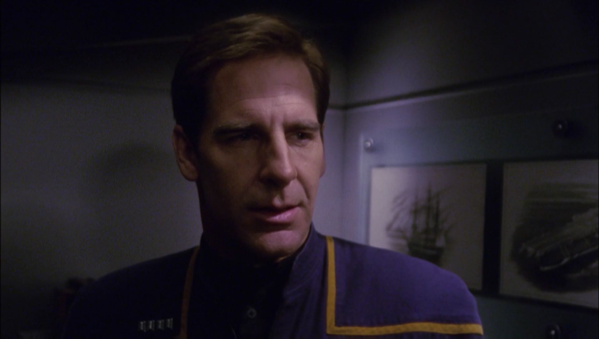 ariane179254_Enterprise_1x01-1x02_BrokenBow_2366.jpg