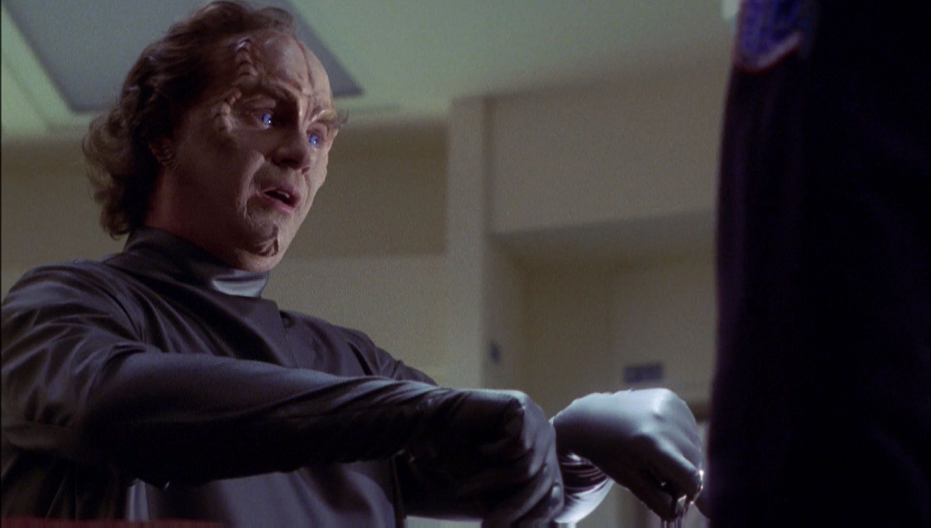 ariane179254_Enterprise_1x01-1x02_BrokenBow_2400.jpg