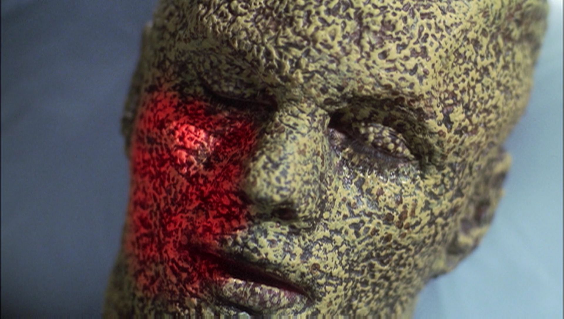 ariane179254_Enterprise_1x01-1x02_BrokenBow_2416.jpg