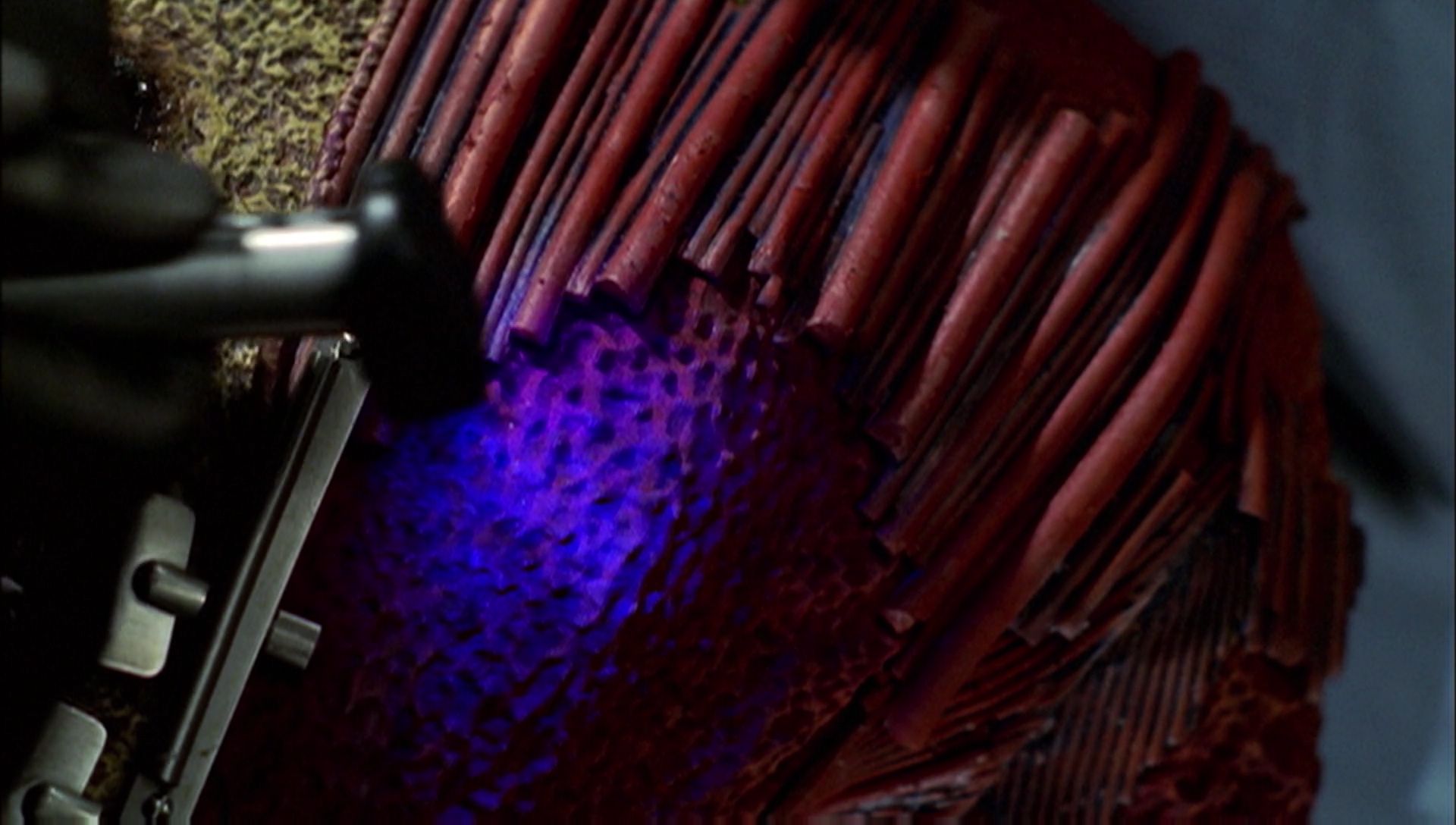 ariane179254_Enterprise_1x01-1x02_BrokenBow_2422.jpg
