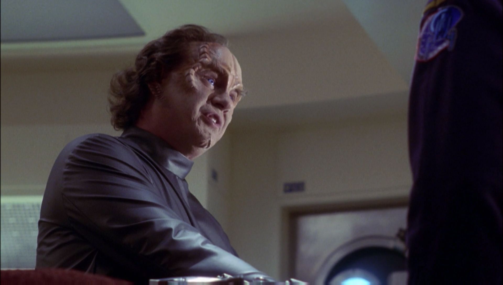 ariane179254_Enterprise_1x01-1x02_BrokenBow_2434.jpg