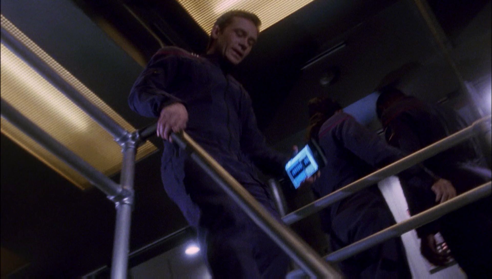 ariane179254_Enterprise_1x01-1x02_BrokenBow_2486.jpg