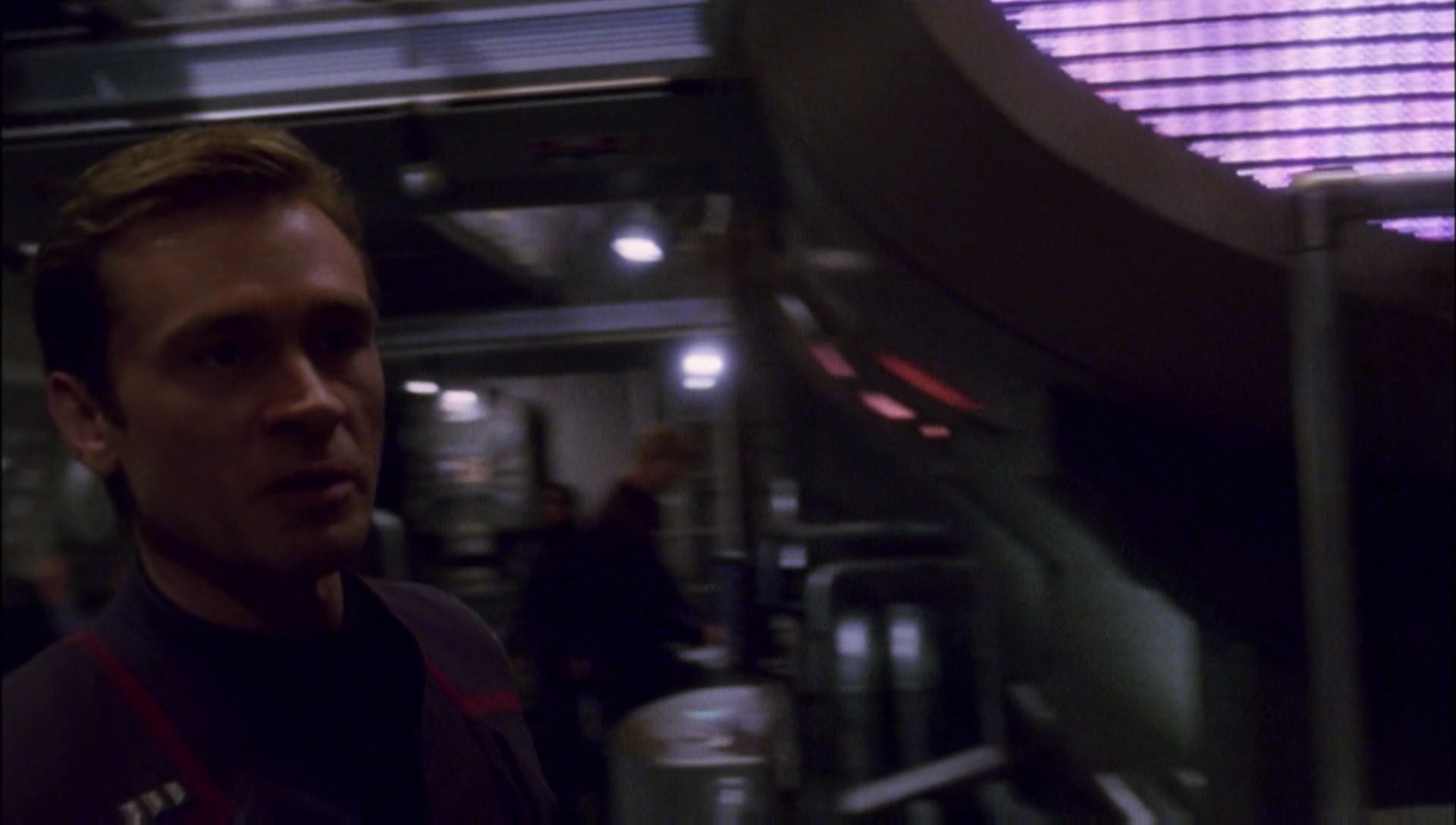 ariane179254_Enterprise_1x01-1x02_BrokenBow_2492.jpg