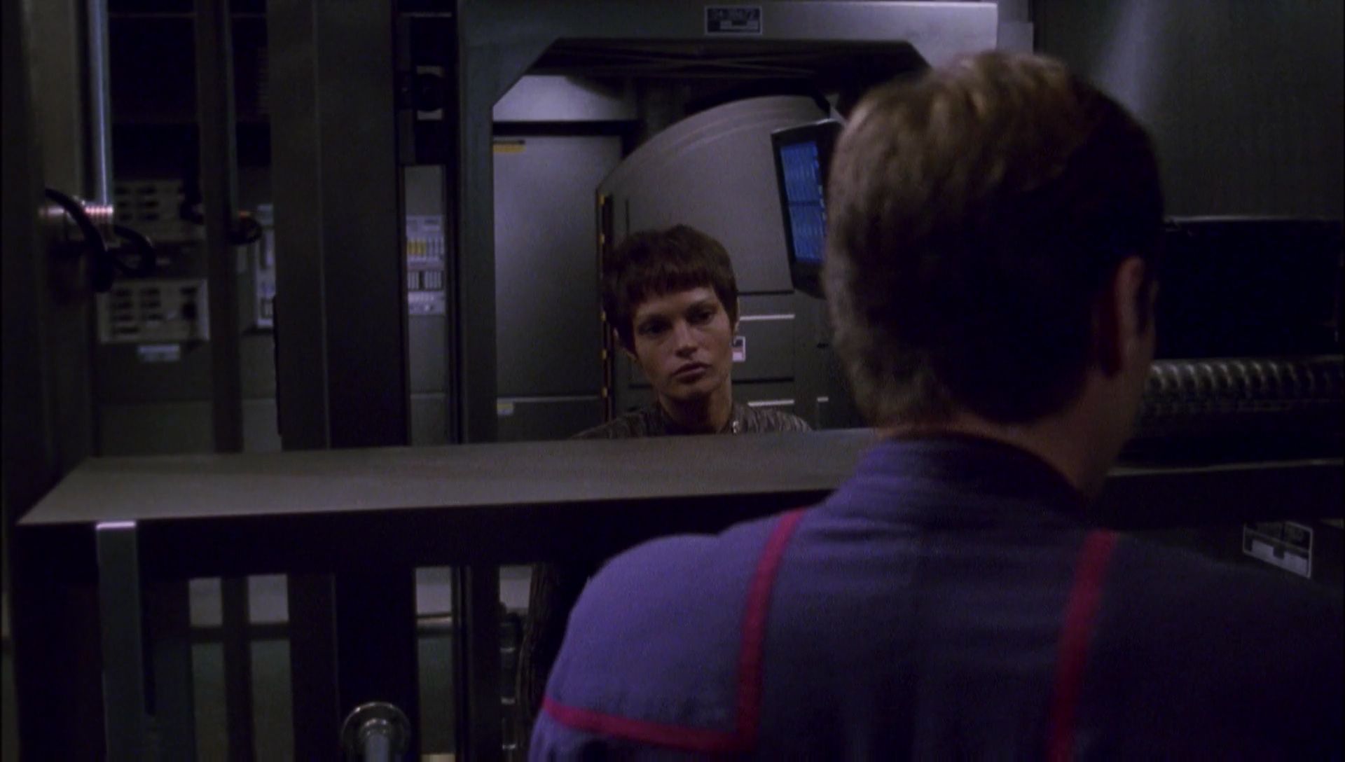 ariane179254_Enterprise_1x01-1x02_BrokenBow_2496.jpg