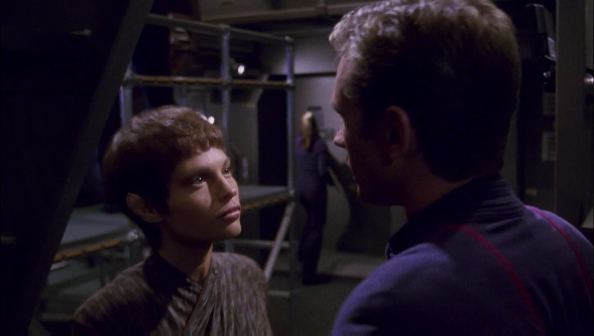 ariane179254_Enterprise_1x01-1x02_BrokenBow_2501.jpg