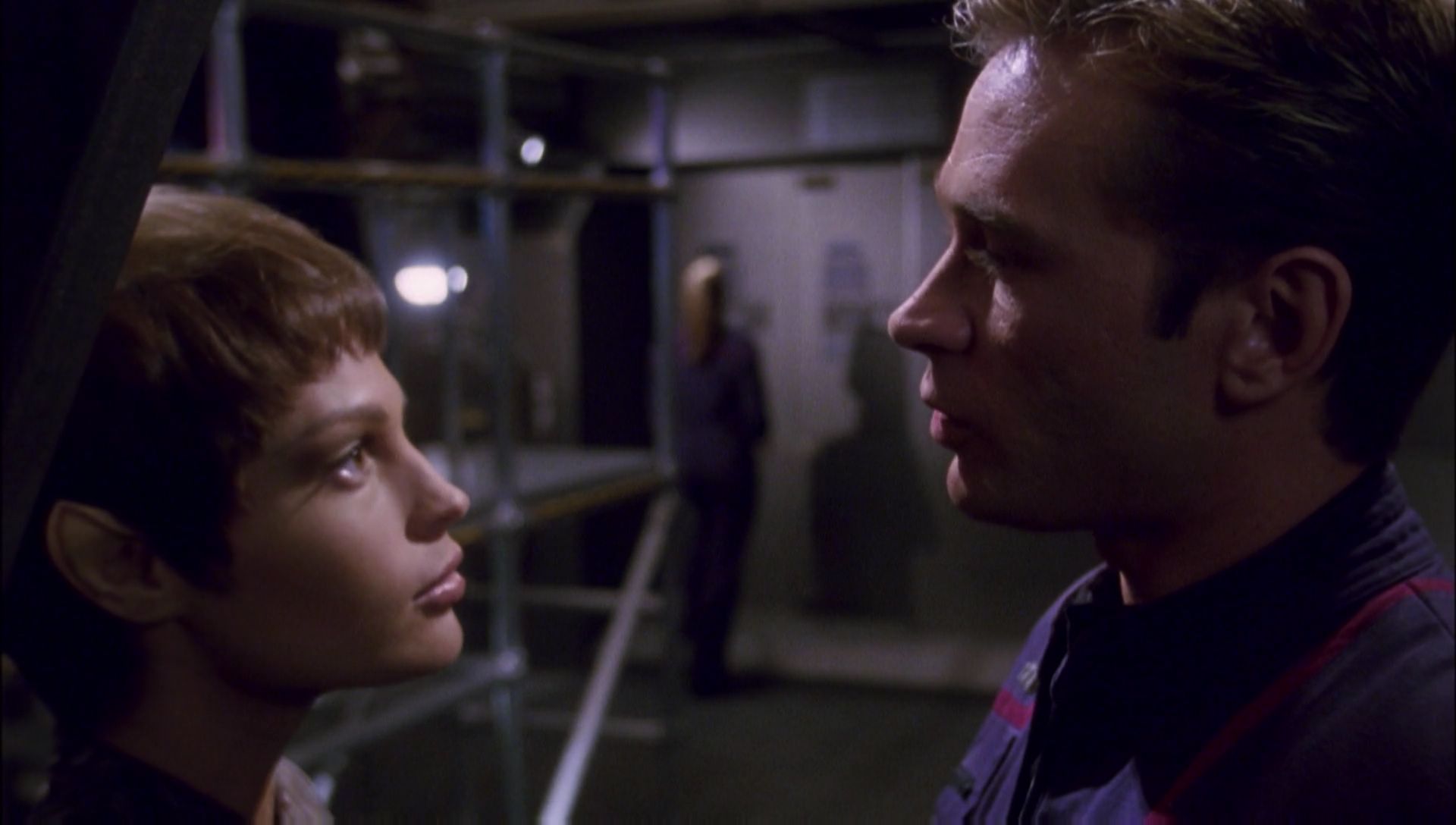 ariane179254_Enterprise_1x01-1x02_BrokenBow_2504.jpg