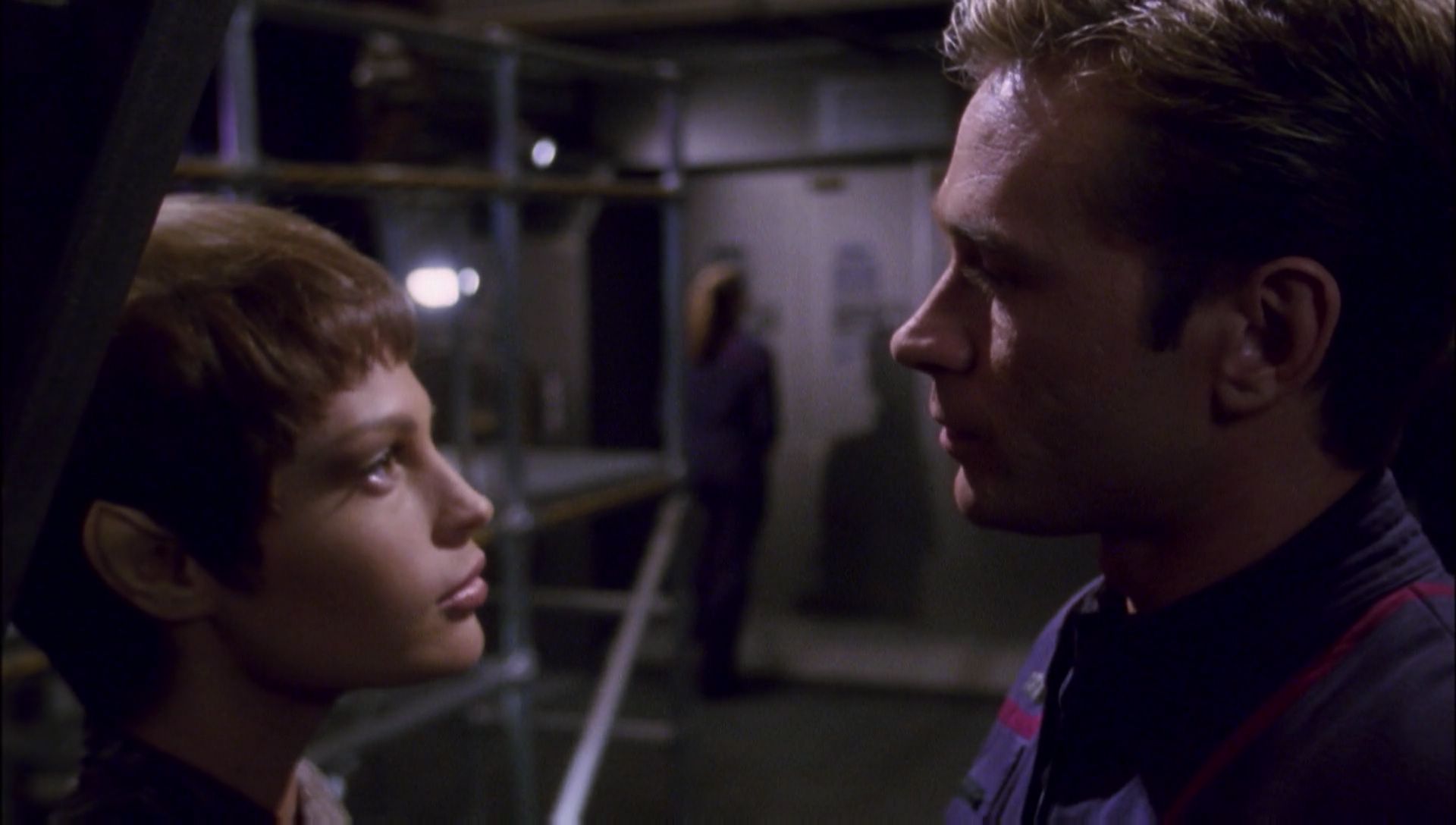 ariane179254_Enterprise_1x01-1x02_BrokenBow_2505.jpg