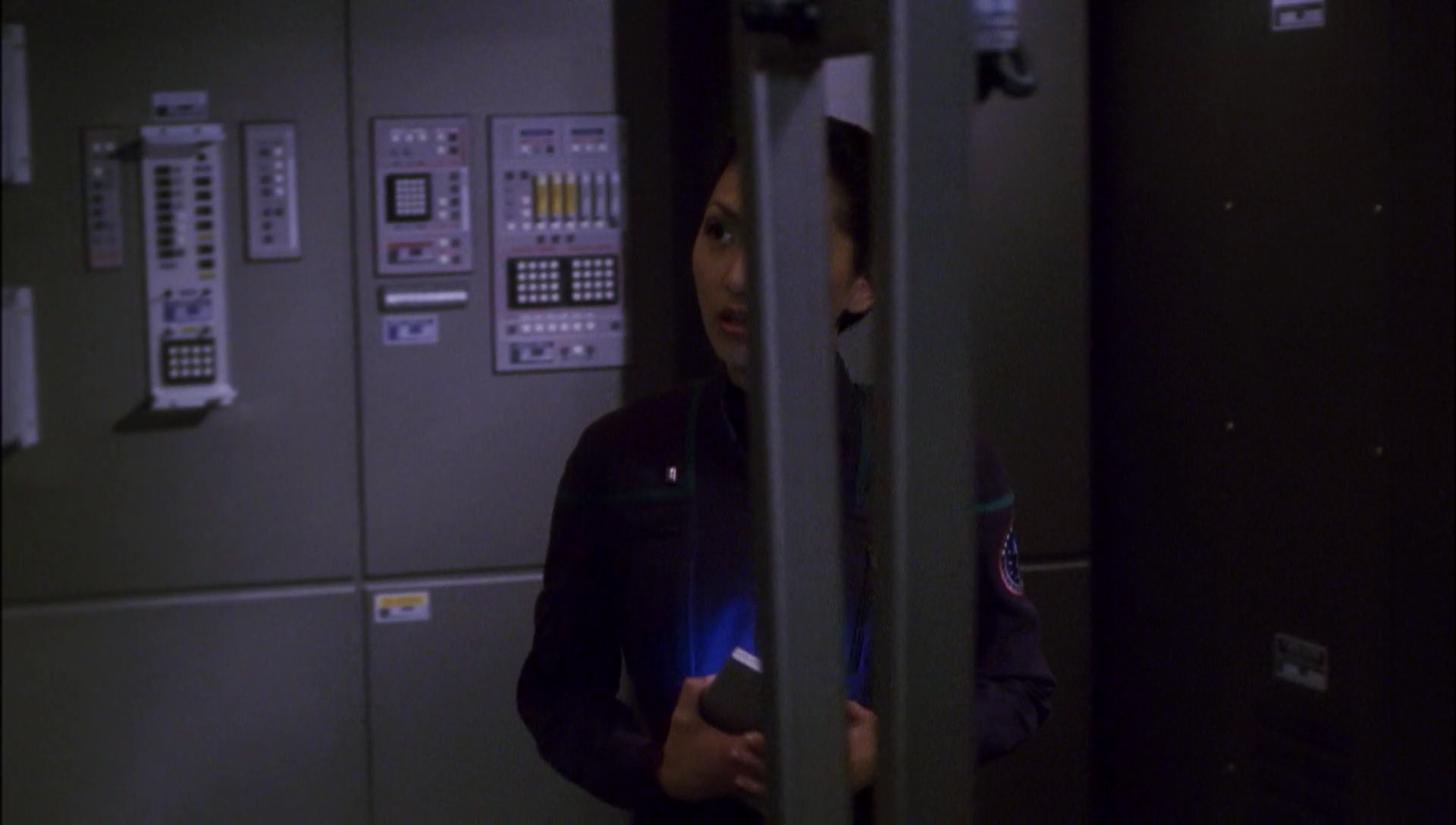 ariane179254_Enterprise_1x01-1x02_BrokenBow_2527.jpg