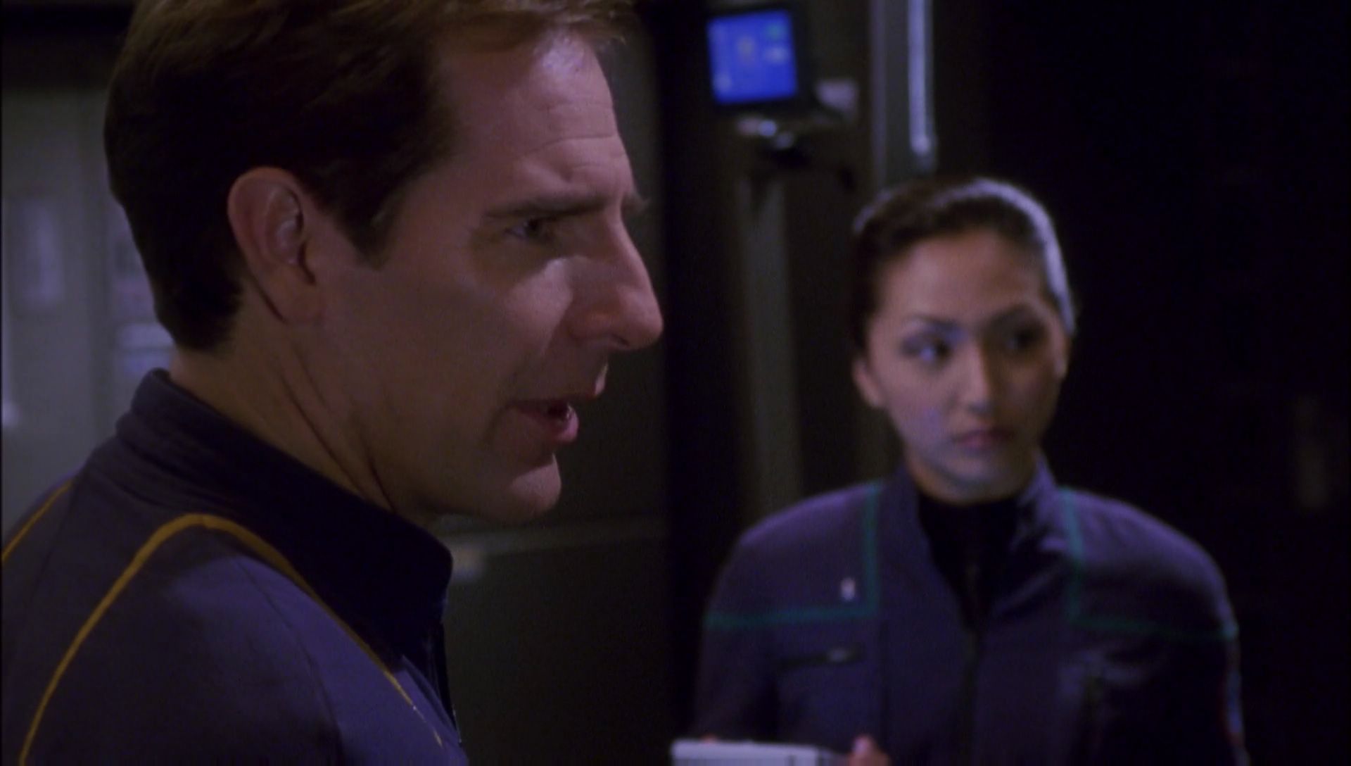 ariane179254_Enterprise_1x01-1x02_BrokenBow_2544.jpg