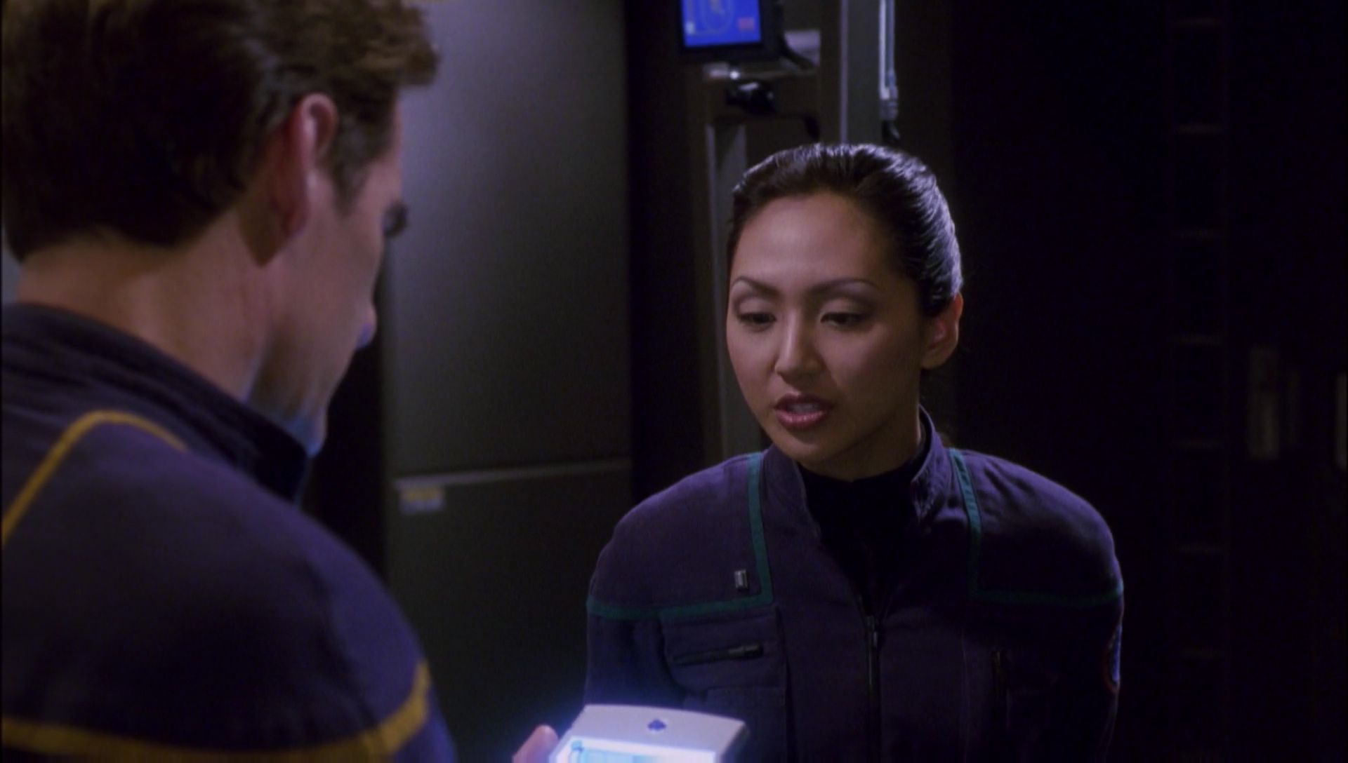ariane179254_Enterprise_1x01-1x02_BrokenBow_2562.jpg