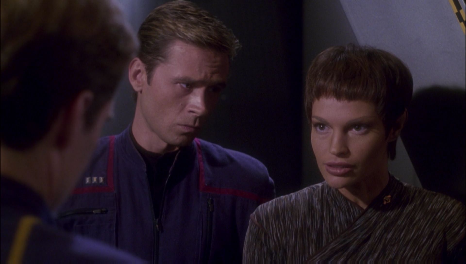 ariane179254_Enterprise_1x01-1x02_BrokenBow_2580.jpg