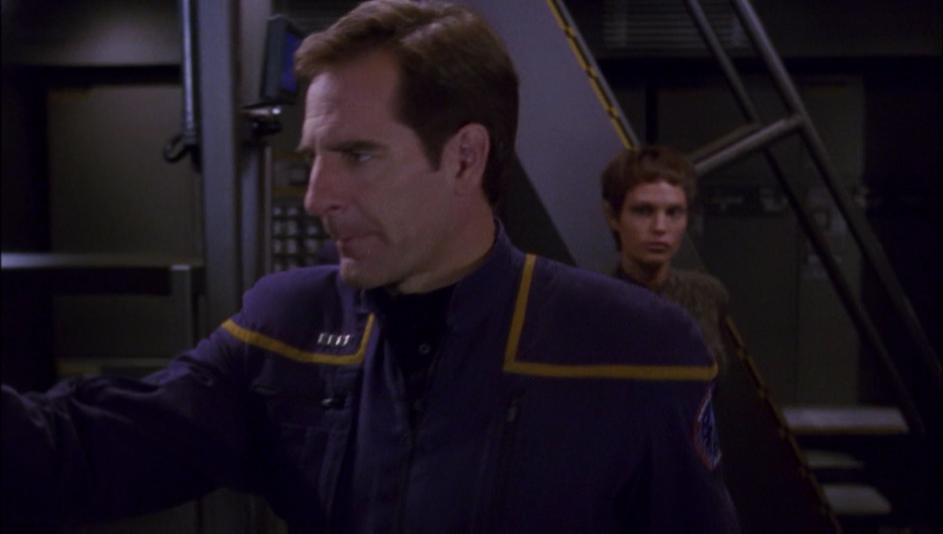 ariane179254_Enterprise_1x01-1x02_BrokenBow_2617.jpg
