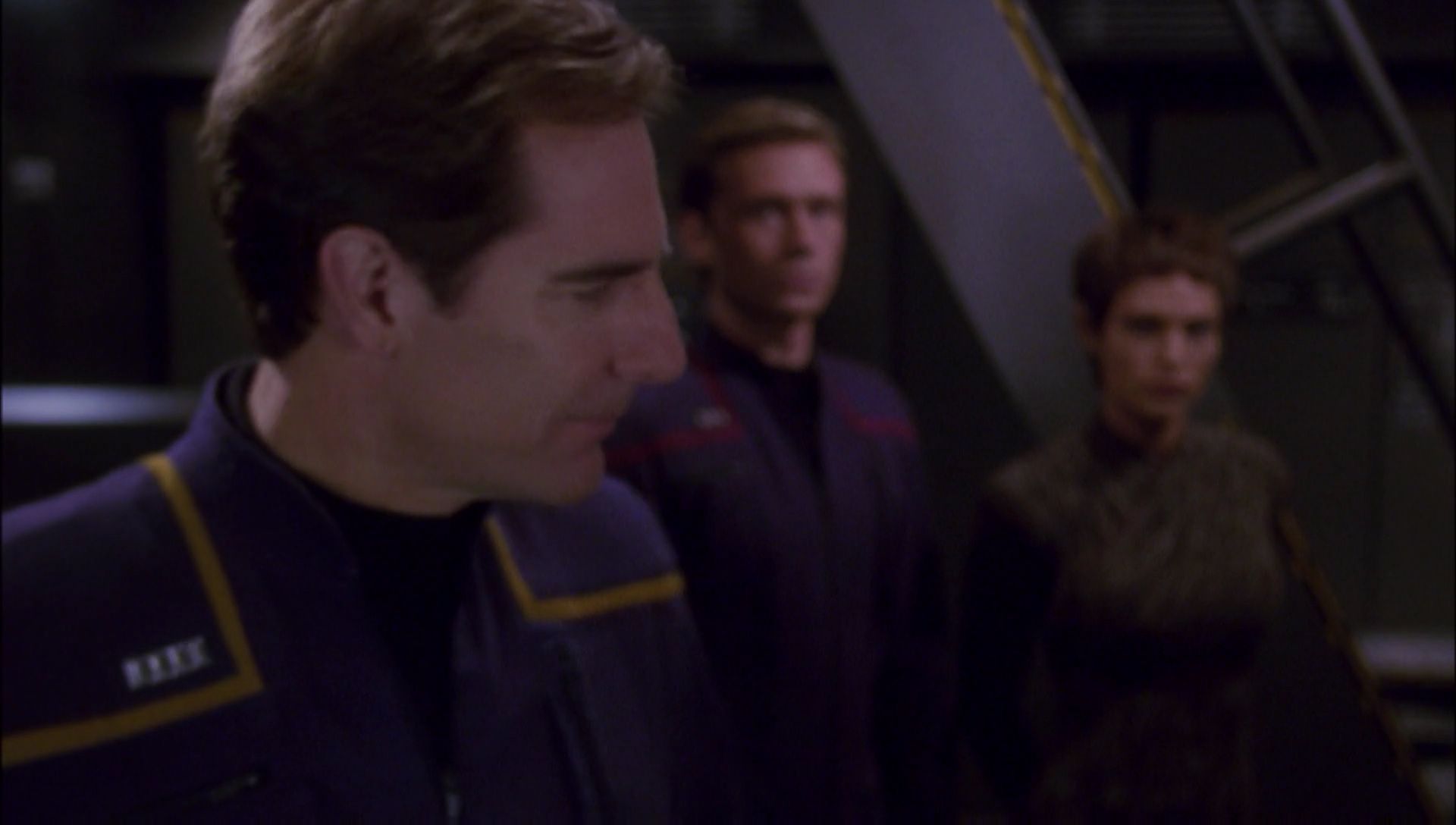ariane179254_Enterprise_1x01-1x02_BrokenBow_2627.jpg